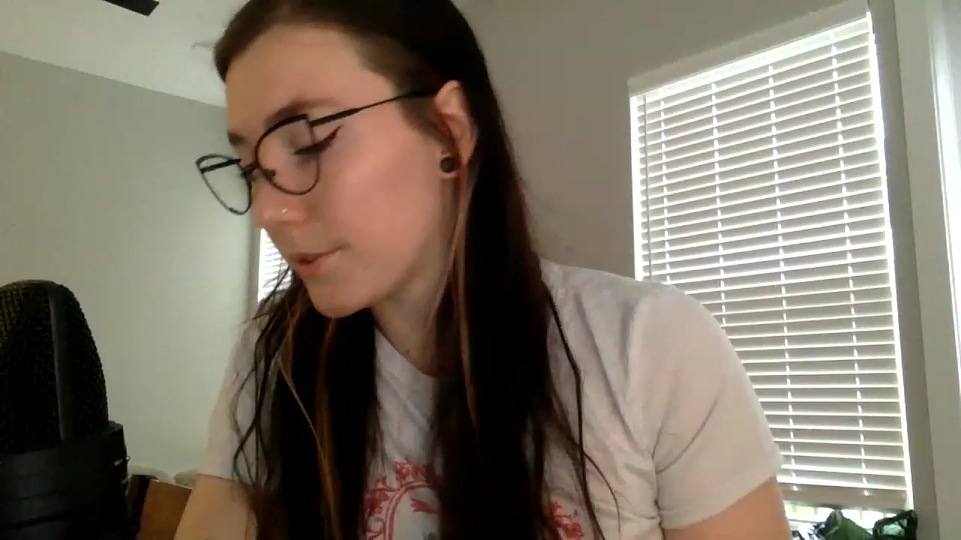 Gallery image thumbnail from p_alaska's myfreecams stream on, 03/17/2023, 15:59 image 7 of 20