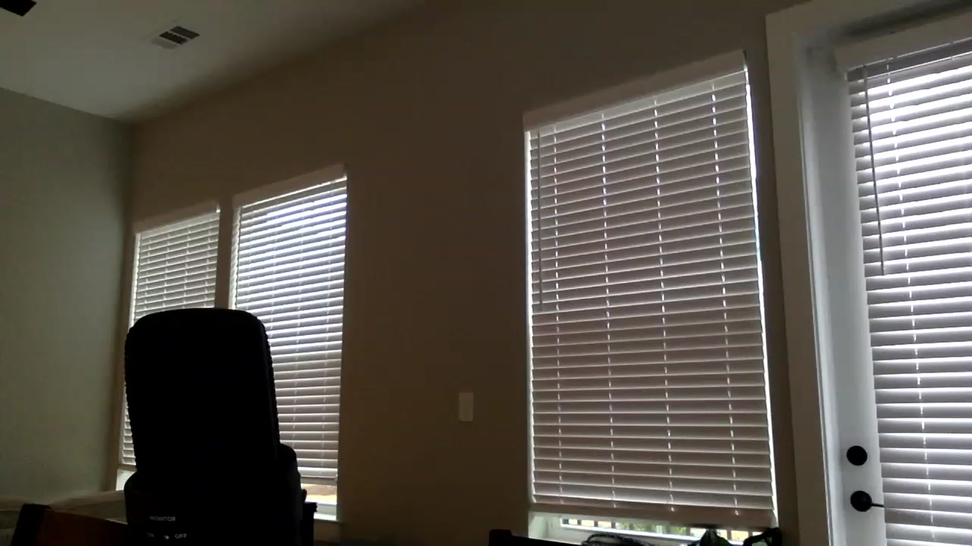 Gallery image thumbnail from p_alaska's myfreecams stream on, 03/17/2023, 15:59 image 13 of 20