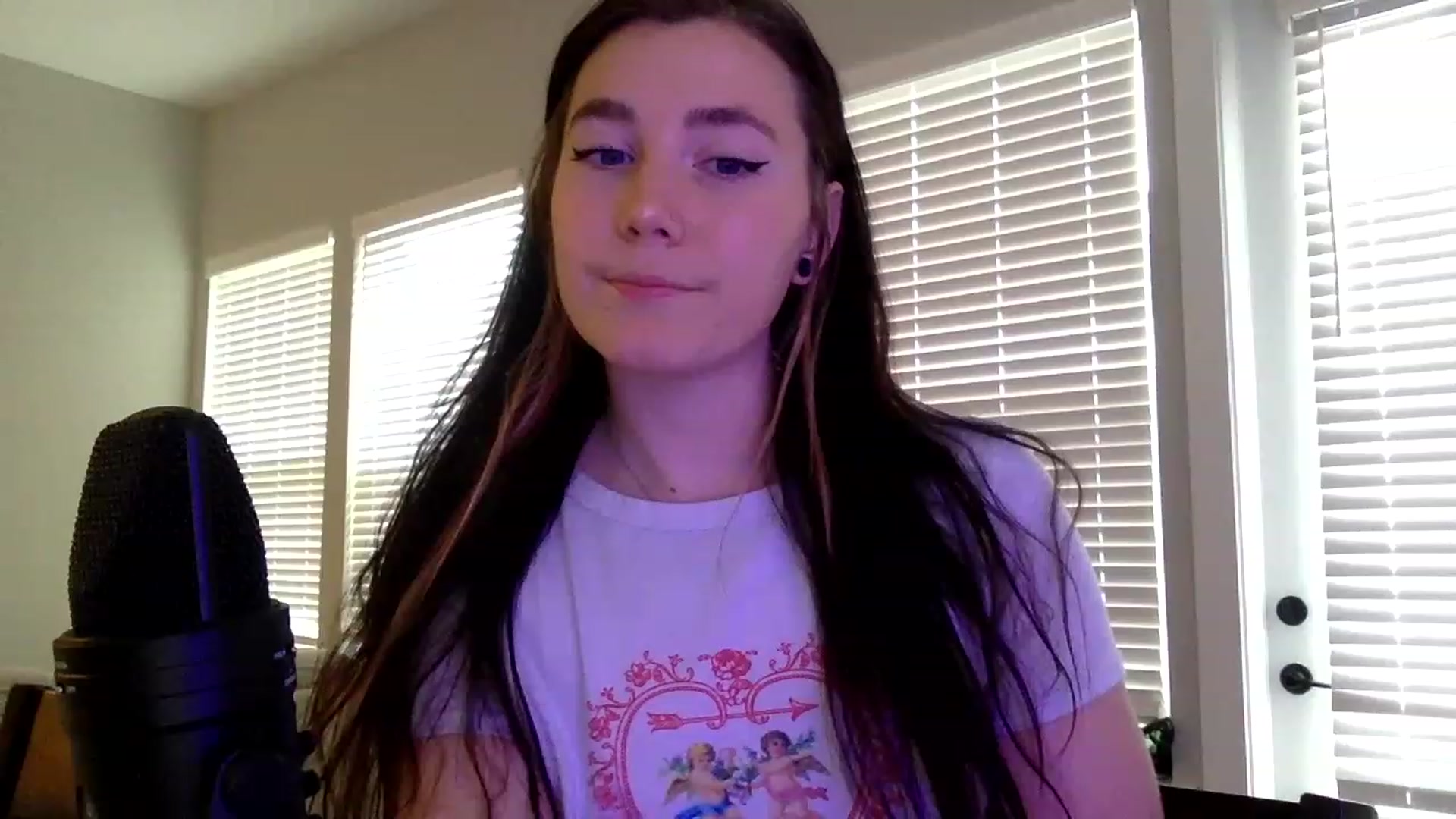 Gallery image thumbnail from p_alaska's myfreecams stream on, 03/17/2023, 15:59 image 3 of 20