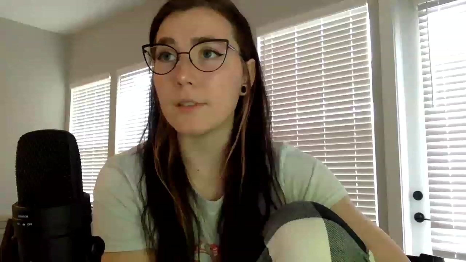 Gallery image thumbnail from p_alaska's myfreecams stream on, 03/17/2023, 15:59 image 6 of 20
