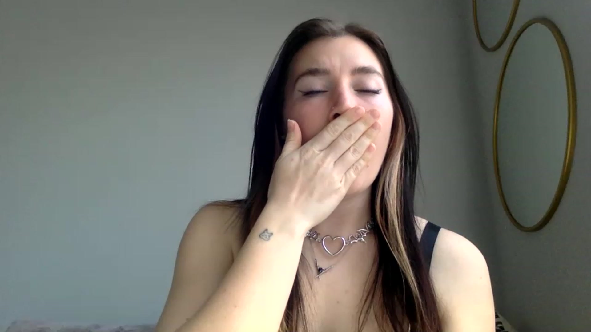Gallery image thumbnail from p_alaska's myfreecams stream on, 03/20/2023, 14:16 image 20 of 20