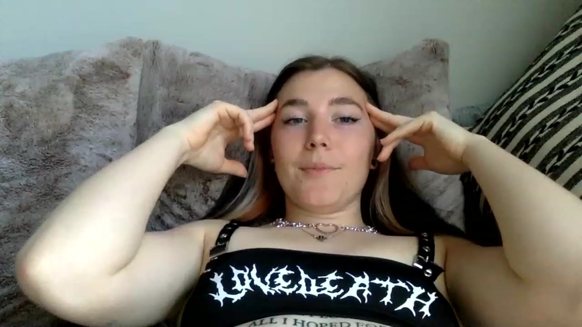 Gallery image thumbnail from p_alaska's myfreecams stream on, 03/20/2023, 14:16 image 8 of 20