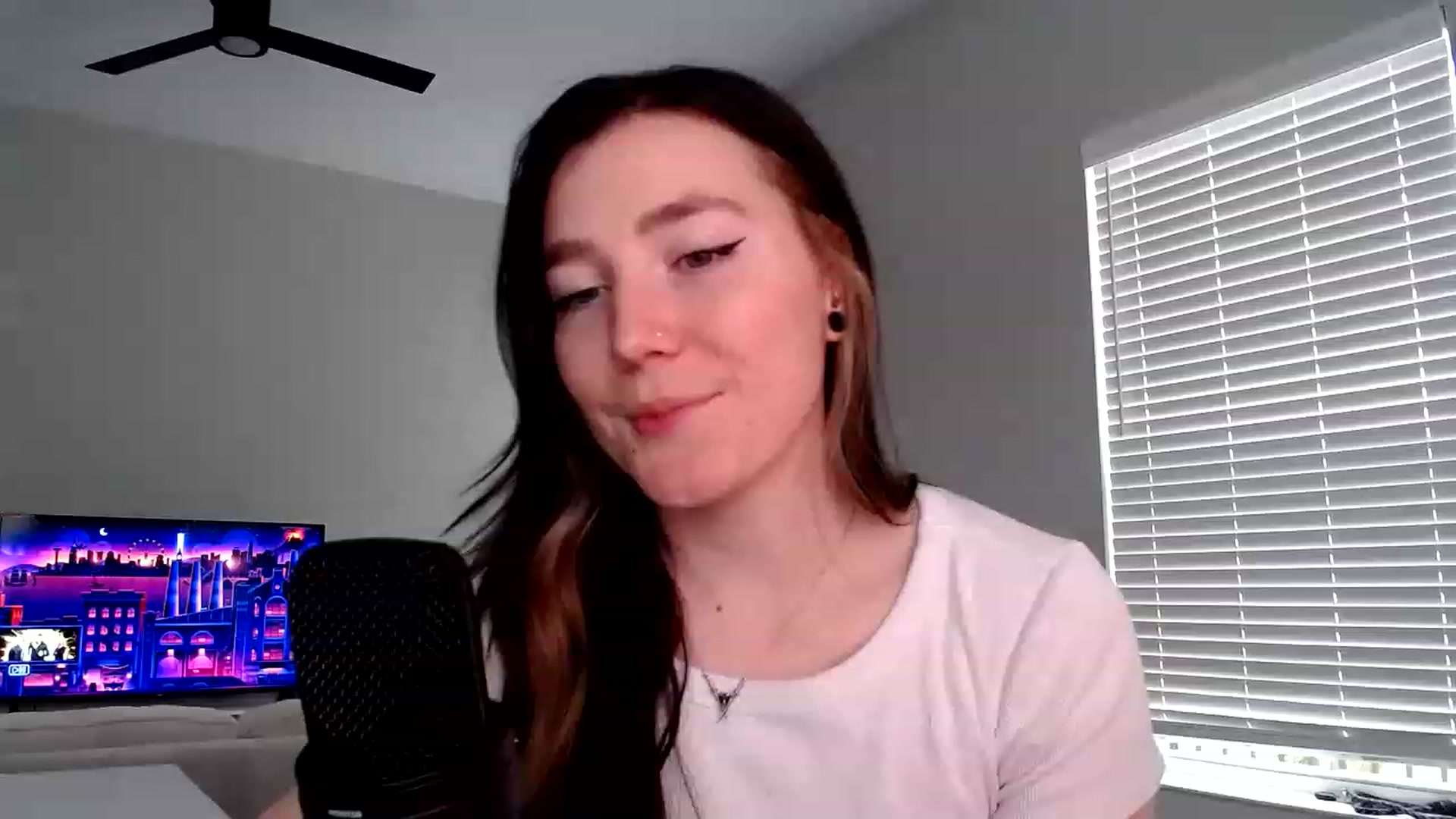 Gallery image thumbnail from p_alaska's myfreecams stream on, 03/22/2023, 14:30 image 2 of 20
