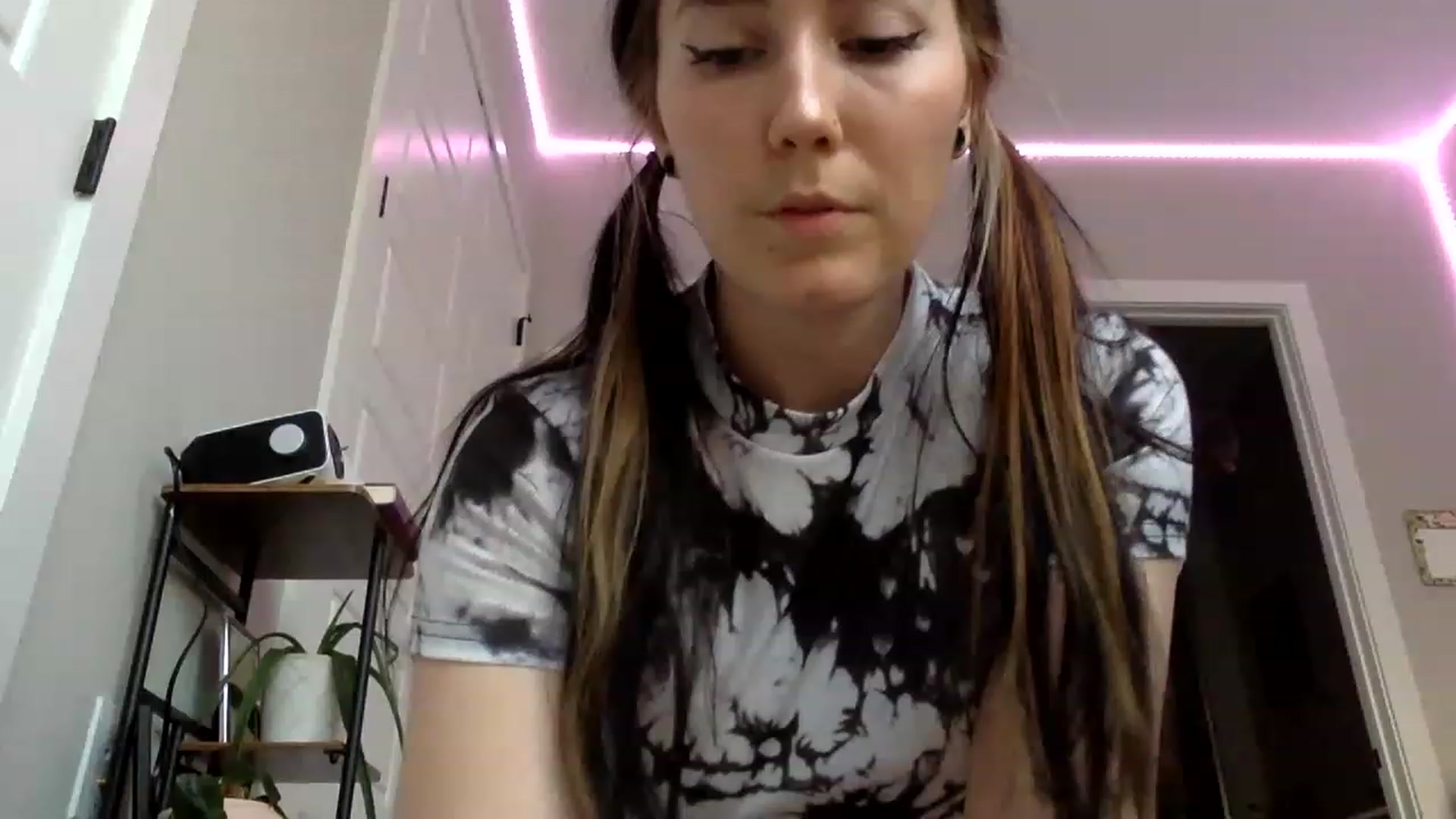 Gallery image thumbnail from p_alaska's myfreecams stream on, 03/23/2023, 14:56 image 20 of 20