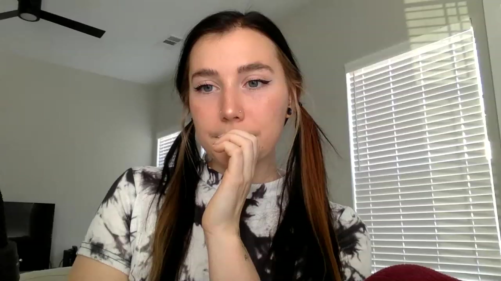 Gallery image thumbnail from p_alaska's myfreecams stream on, 03/23/2023, 14:56 image 9 of 20