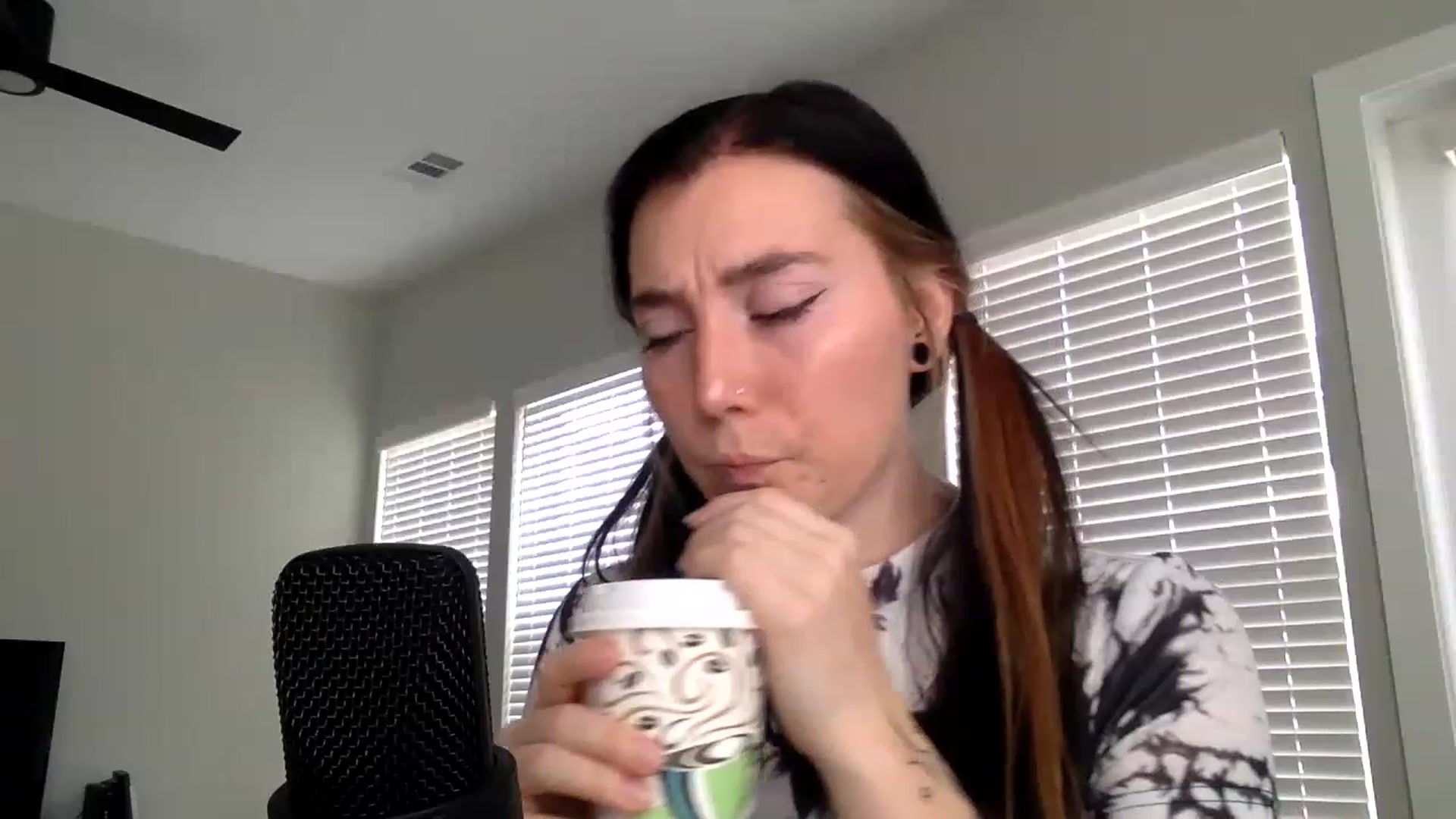 Gallery image thumbnail from p_alaska's myfreecams stream on, 03/23/2023, 14:56 image 4 of 20