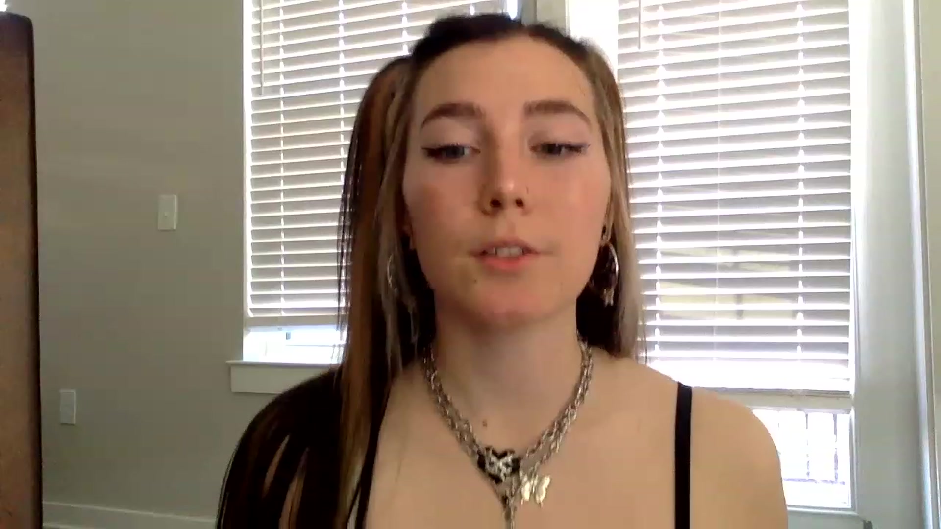 Gallery image thumbnail from p_alaska's myfreecams stream on, 03/24/2023, 14:18 image 15 of 20
