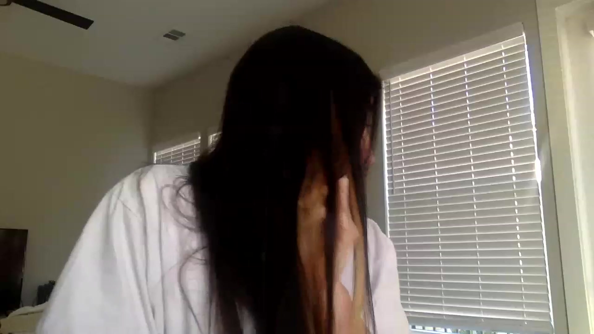 Gallery image thumbnail from p_alaska's myfreecams stream on, 03/30/2023, 13:25 image 4 of 20