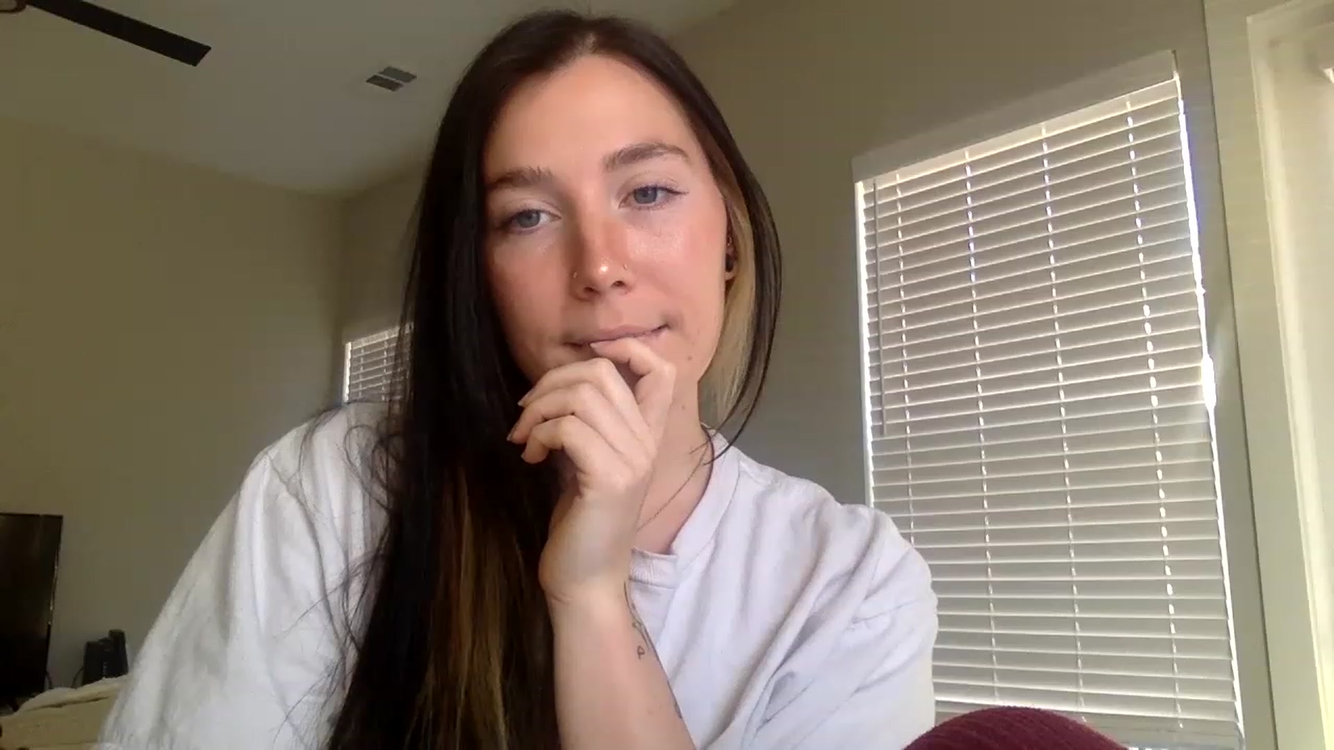 Gallery image thumbnail from p_alaska's myfreecams stream on, 03/30/2023, 13:25 image 3 of 20