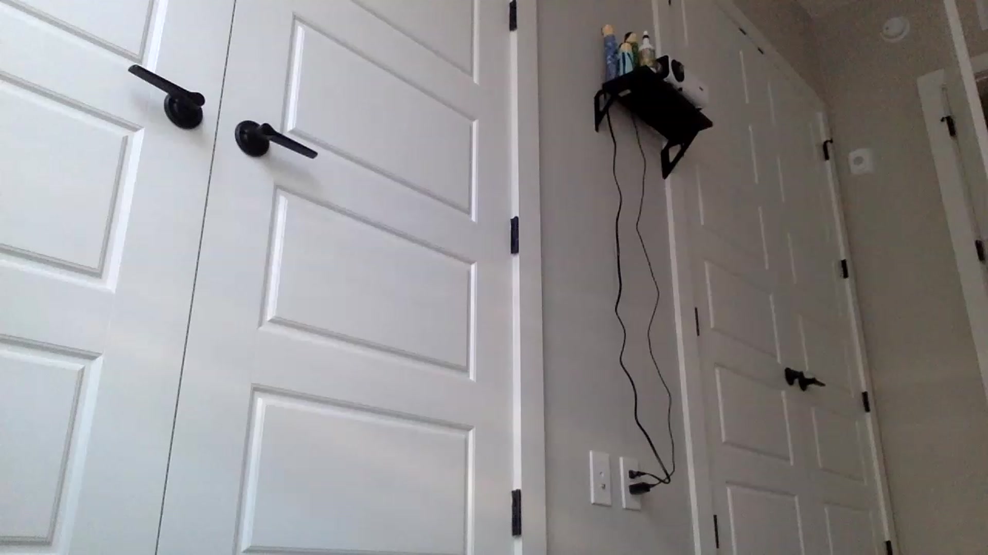 Gallery image thumbnail from p_alaska's myfreecams stream on, 05/03/2023, 15:32 image 17 of 20
