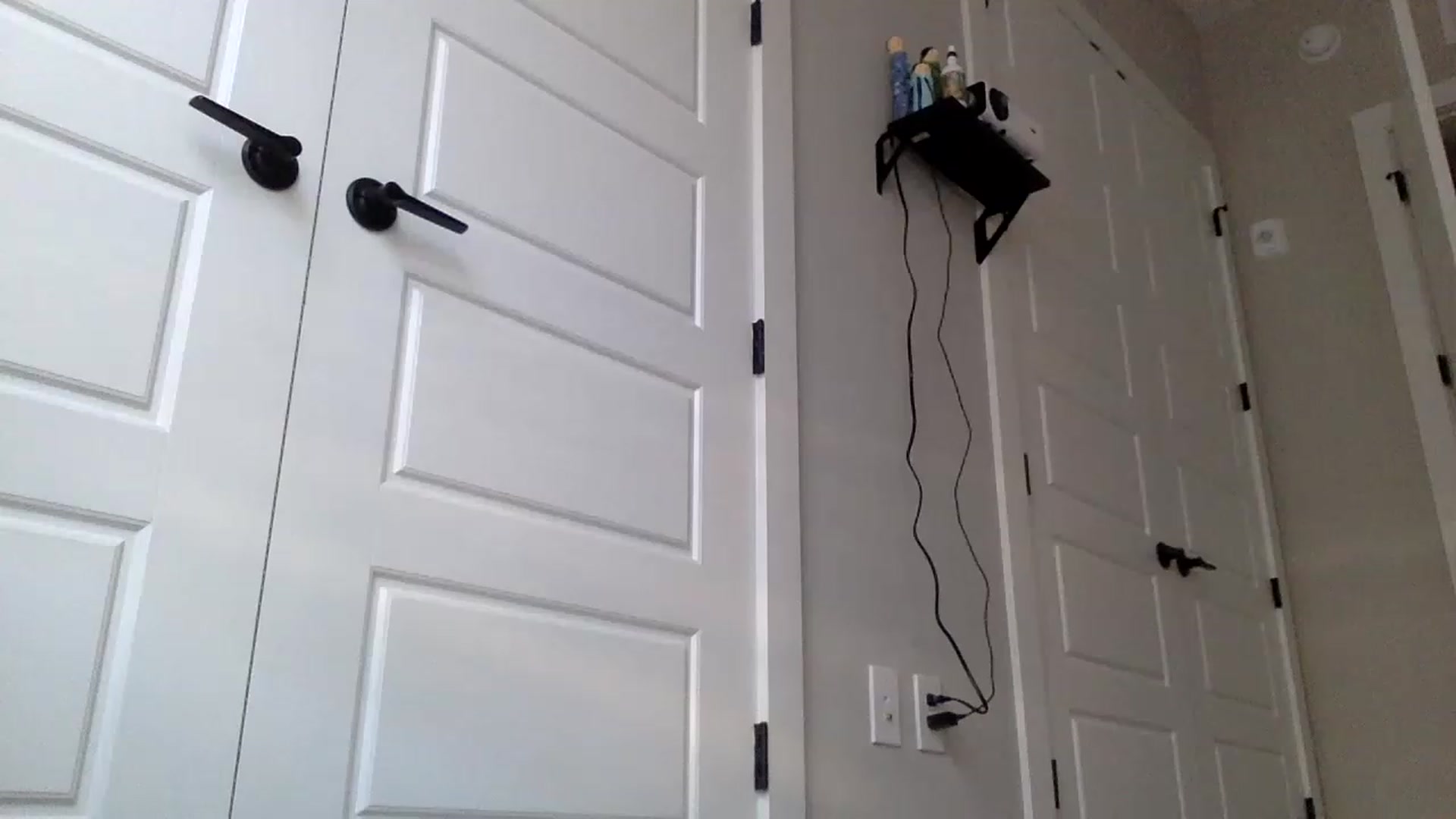 Gallery image thumbnail from p_alaska's myfreecams stream on, 05/03/2023, 15:32 image 16 of 20