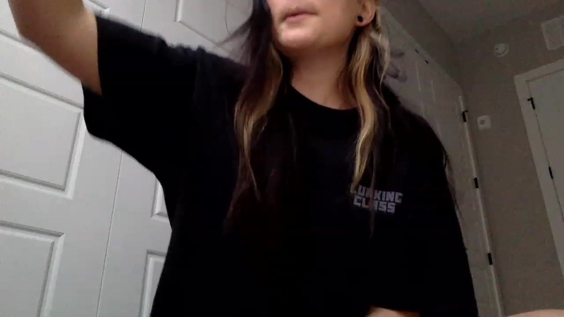 Gallery image thumbnail from p_alaska's myfreecams stream on, 06/01/2023, 13:33 image 4 of 20
