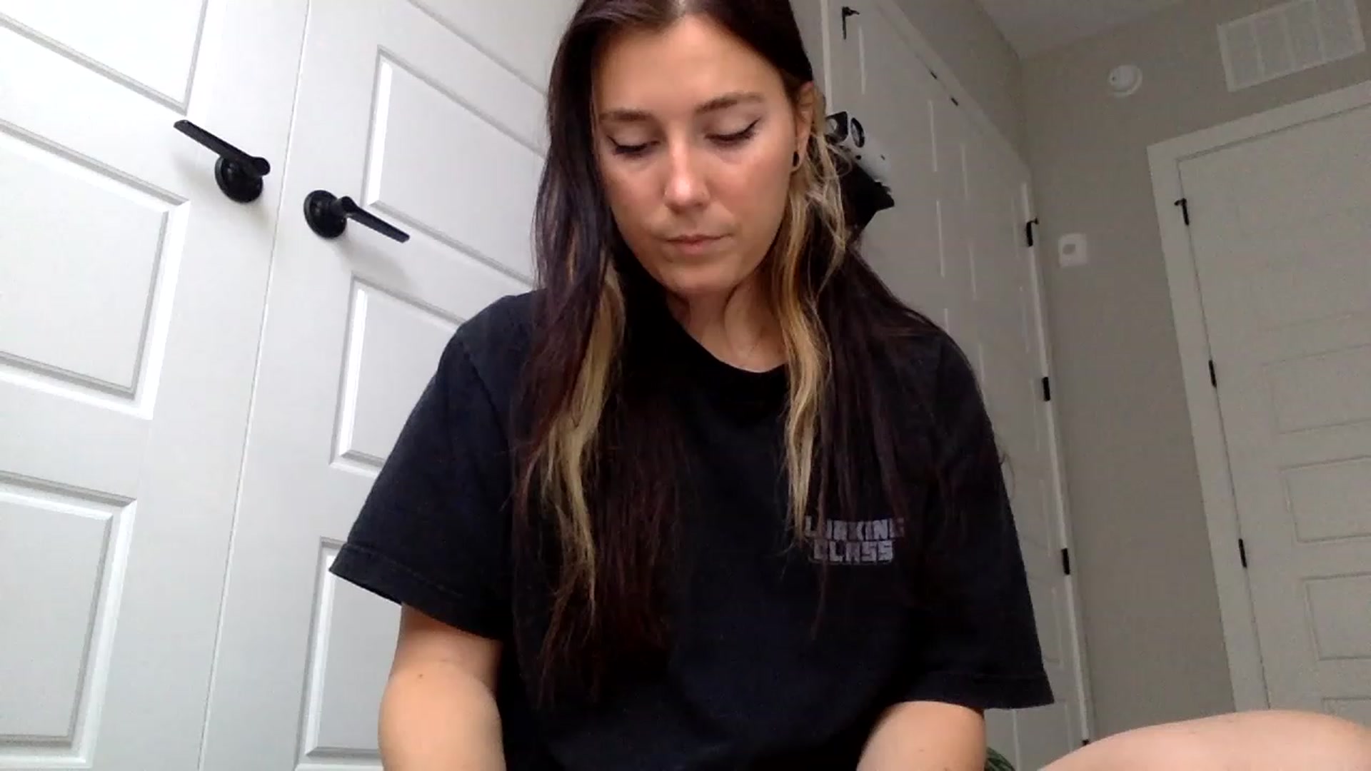 Gallery image thumbnail from p_alaska's myfreecams stream on, 06/01/2023, 13:33 image 11 of 20
