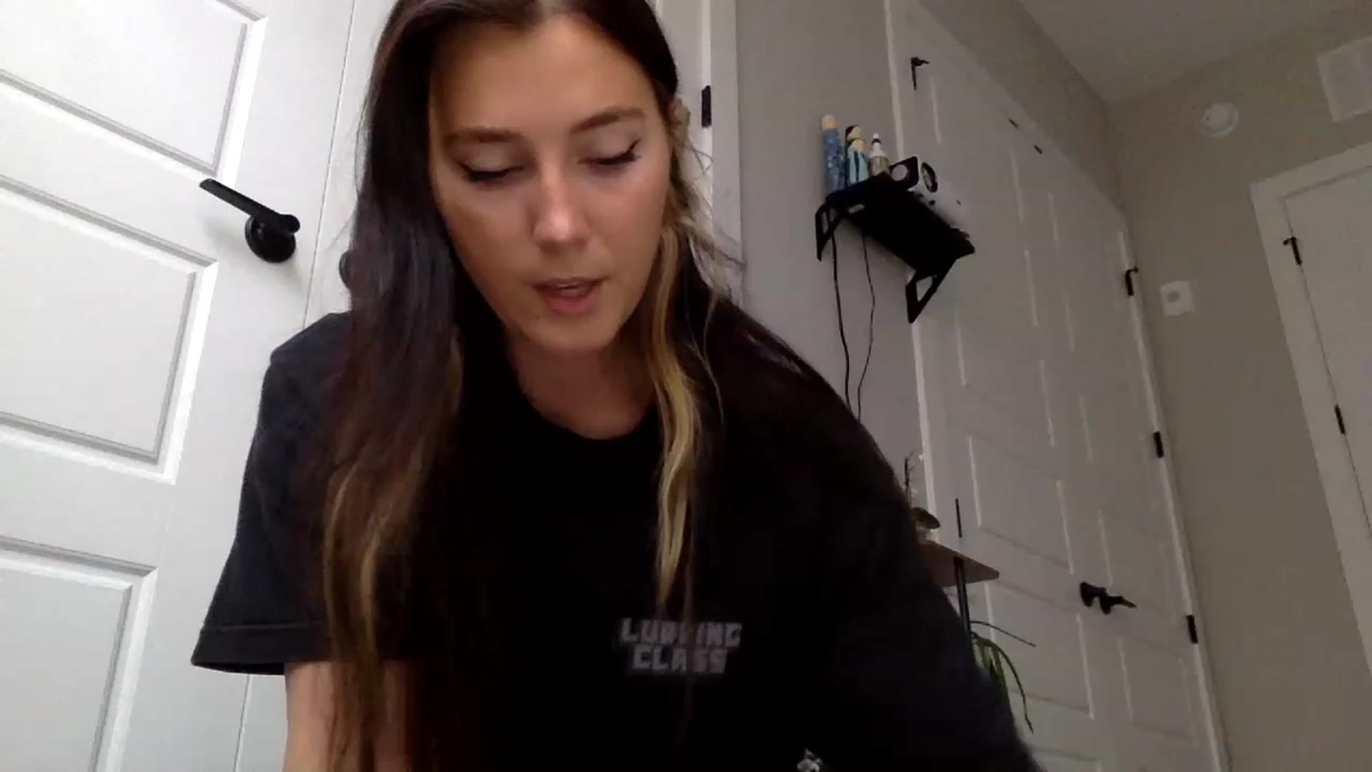 Gallery image thumbnail from p_alaska's myfreecams stream on, 06/01/2023, 13:33 image 5 of 20