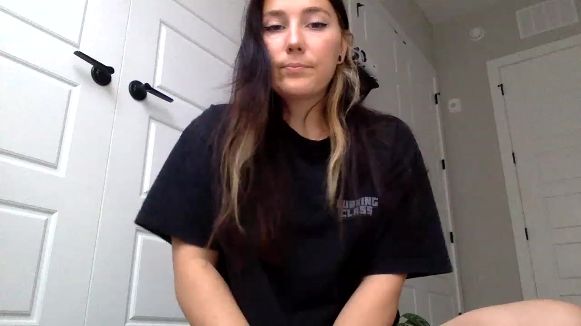 Gallery image thumbnail from p_alaska's myfreecams stream on, 06/01/2023, 13:33 image 10 of 20
