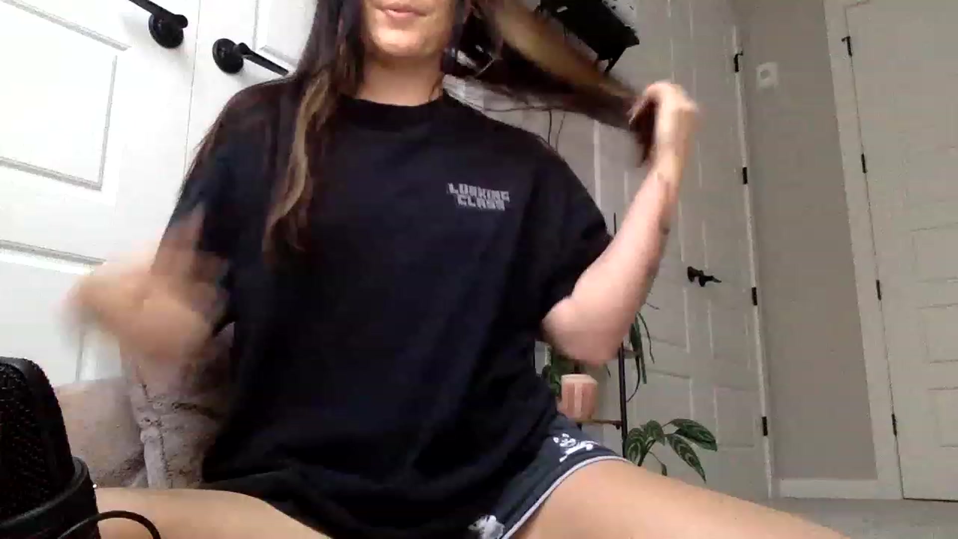 Gallery image thumbnail from p_alaska's myfreecams stream on, 06/01/2023, 14:59 image 2 of 20