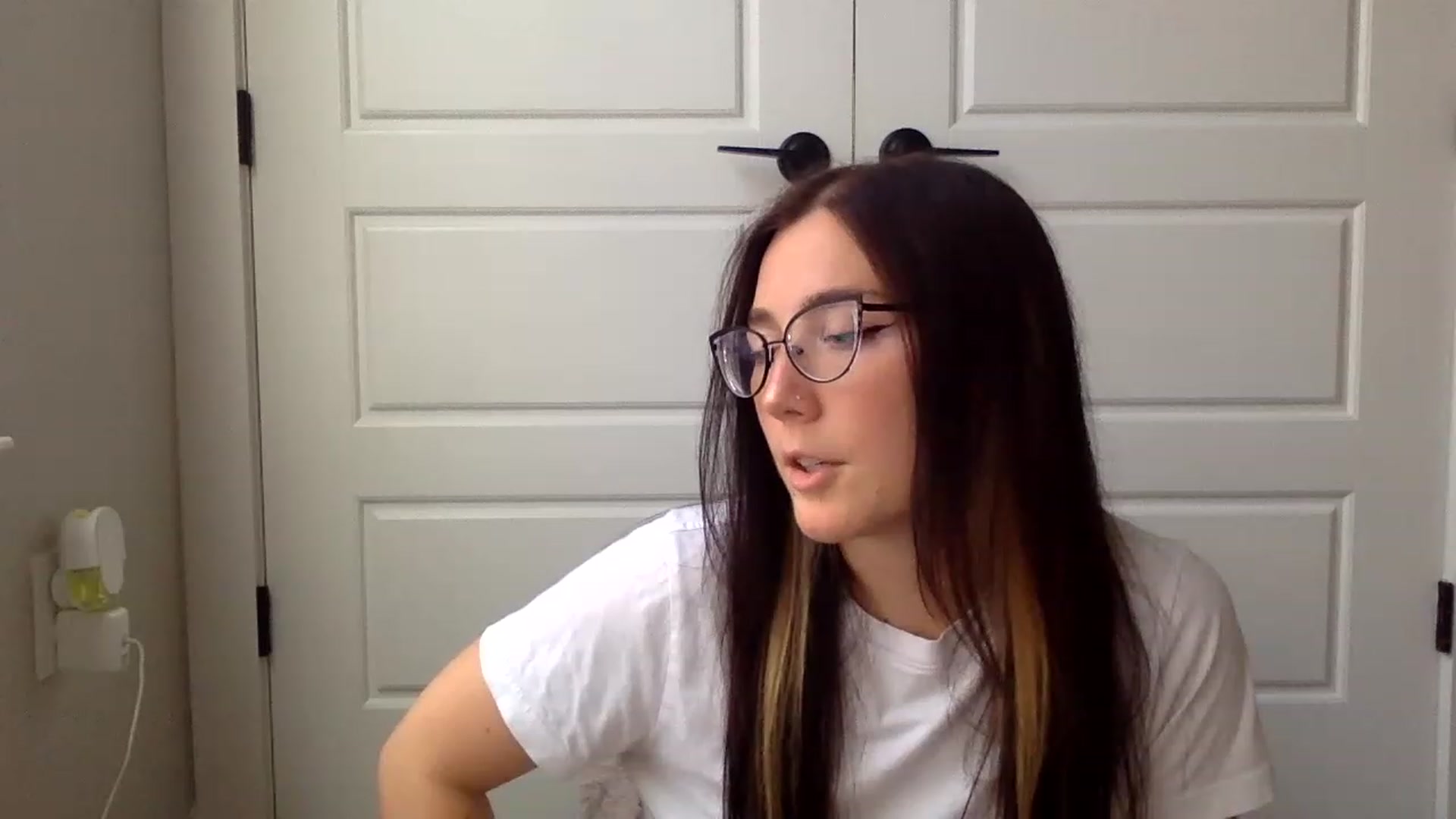 Gallery image thumbnail from p_alaska's myfreecams stream on, 06/02/2023, 14:08 image 19 of 20