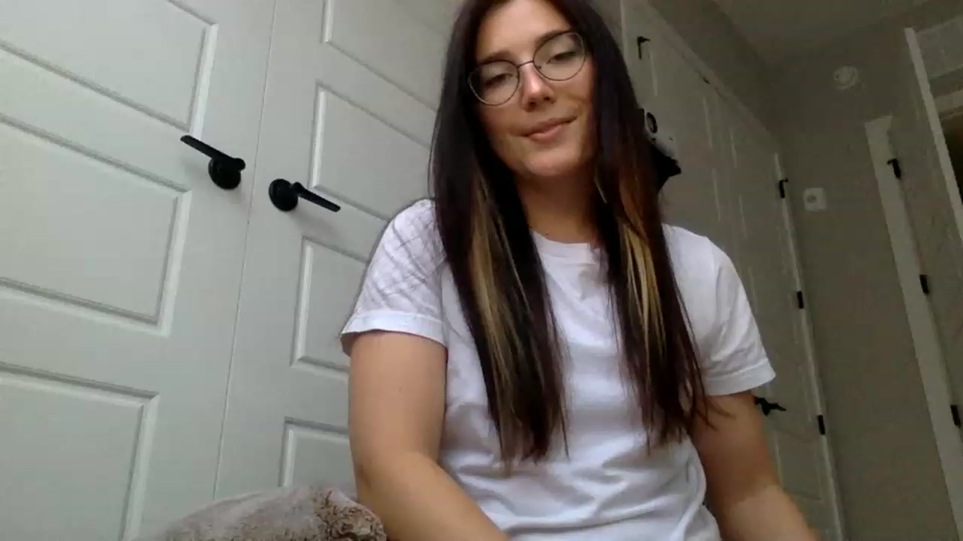 Gallery image thumbnail from p_alaska's myfreecams stream on, 06/02/2023, 14:08 image 7 of 20