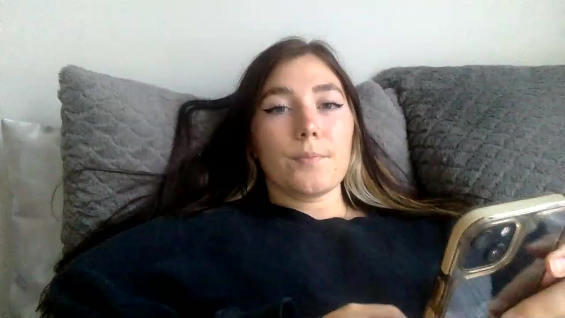 Gallery image thumbnail from p_alaska's myfreecams stream on, 06/26/2023, 14:25 image 14 of 20