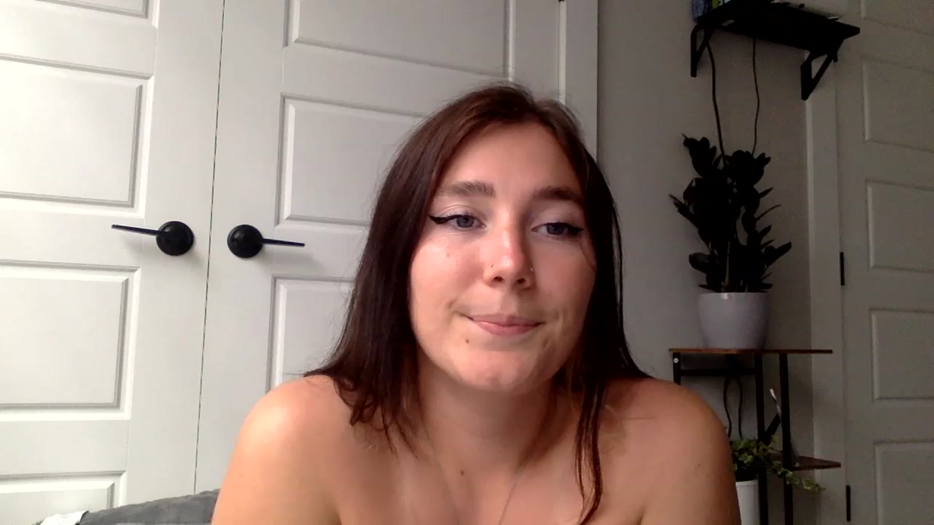 Gallery image thumbnail from p_alaska's myfreecams stream on, 07/05/2023, 16:32 image 1 of 20
