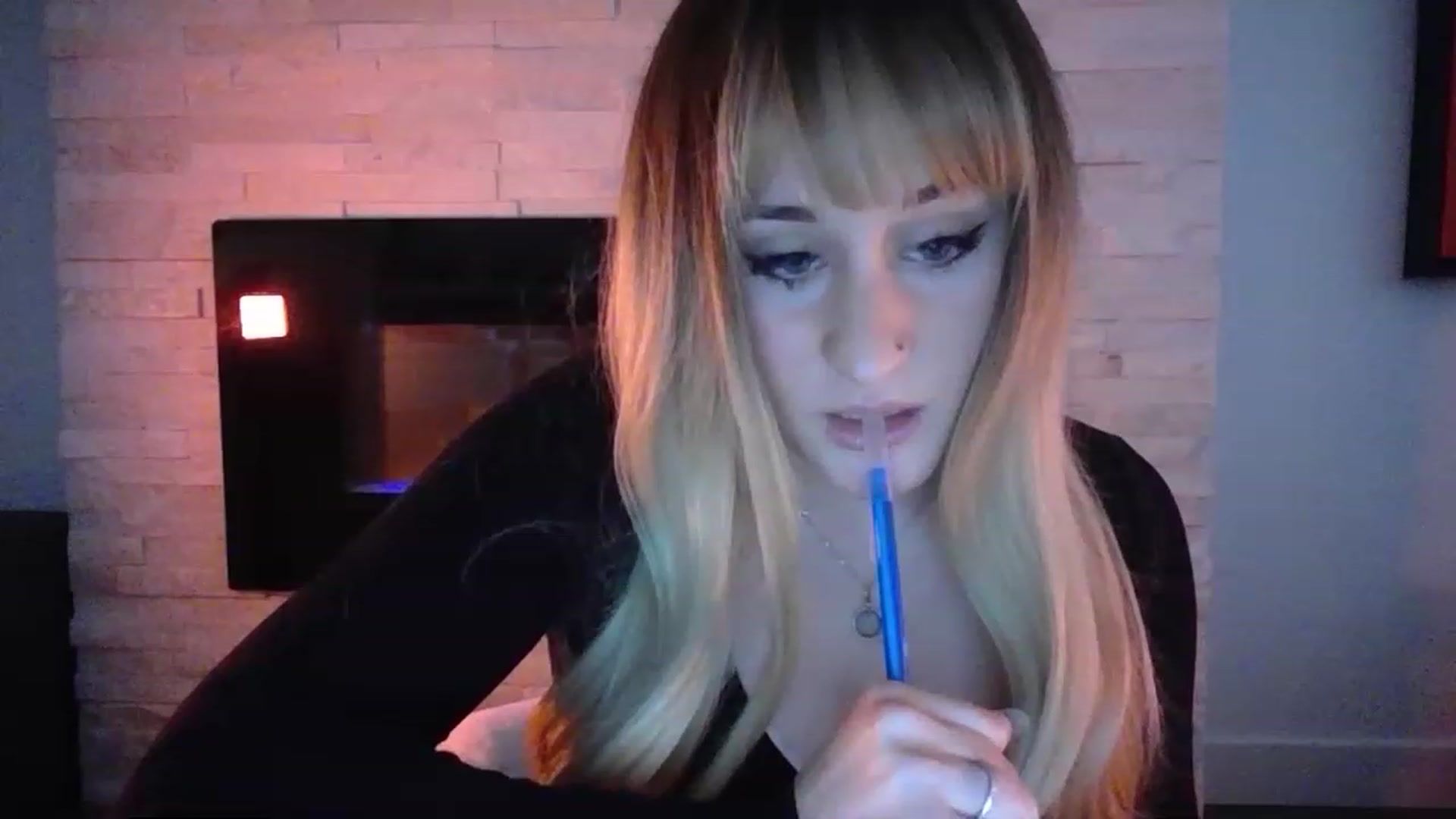 Gallery image thumbnail from pageminie's myfreecams stream on, 12/09/2022, 23:20 image 8 of 20