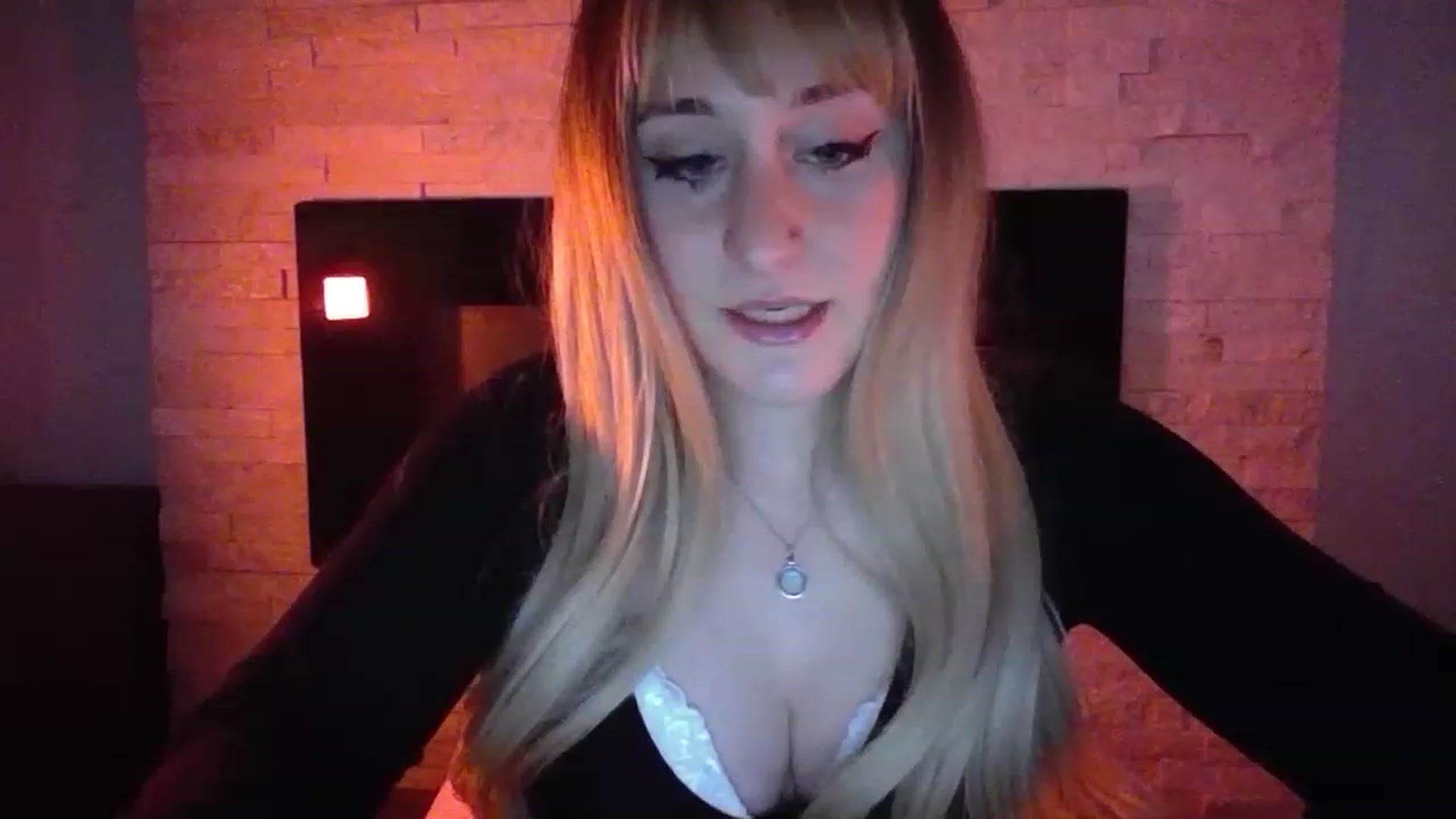 Gallery image thumbnail from pageminie's myfreecams stream on, 12/10/2022, 24:13 image 4 of 20