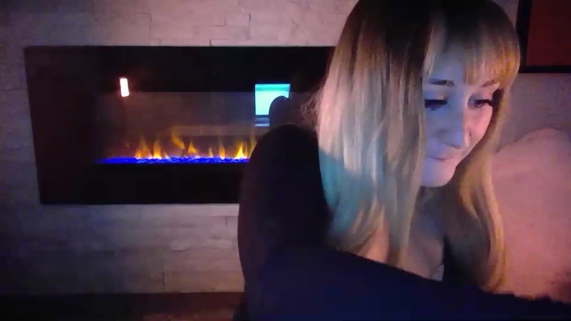 Gallery image thumbnail from pageminie's myfreecams stream on, 12/10/2022, 24:13 image 11 of 20