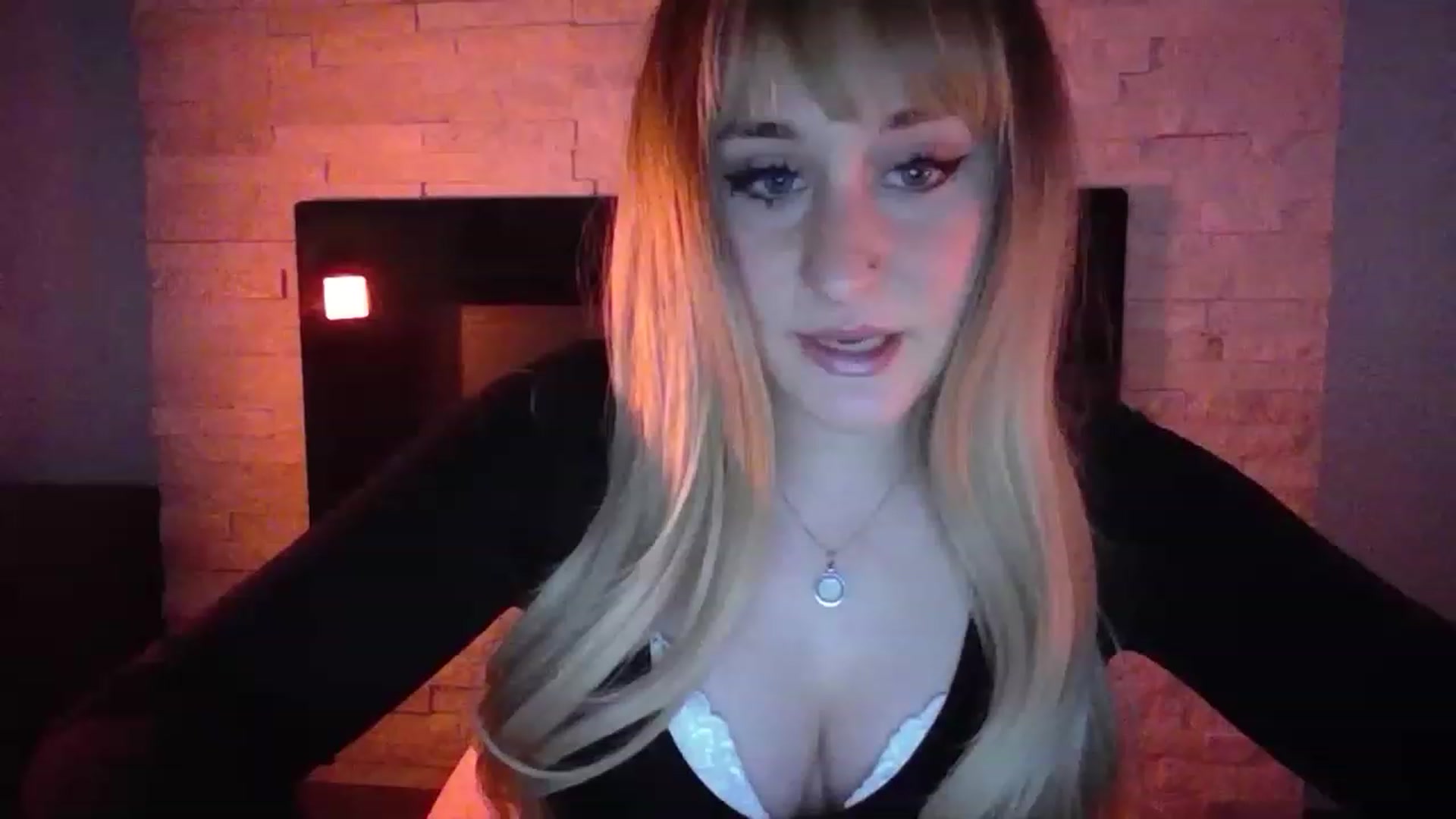 Gallery image thumbnail from pageminie's myfreecams stream on, 12/10/2022, 24:13 image 3 of 20