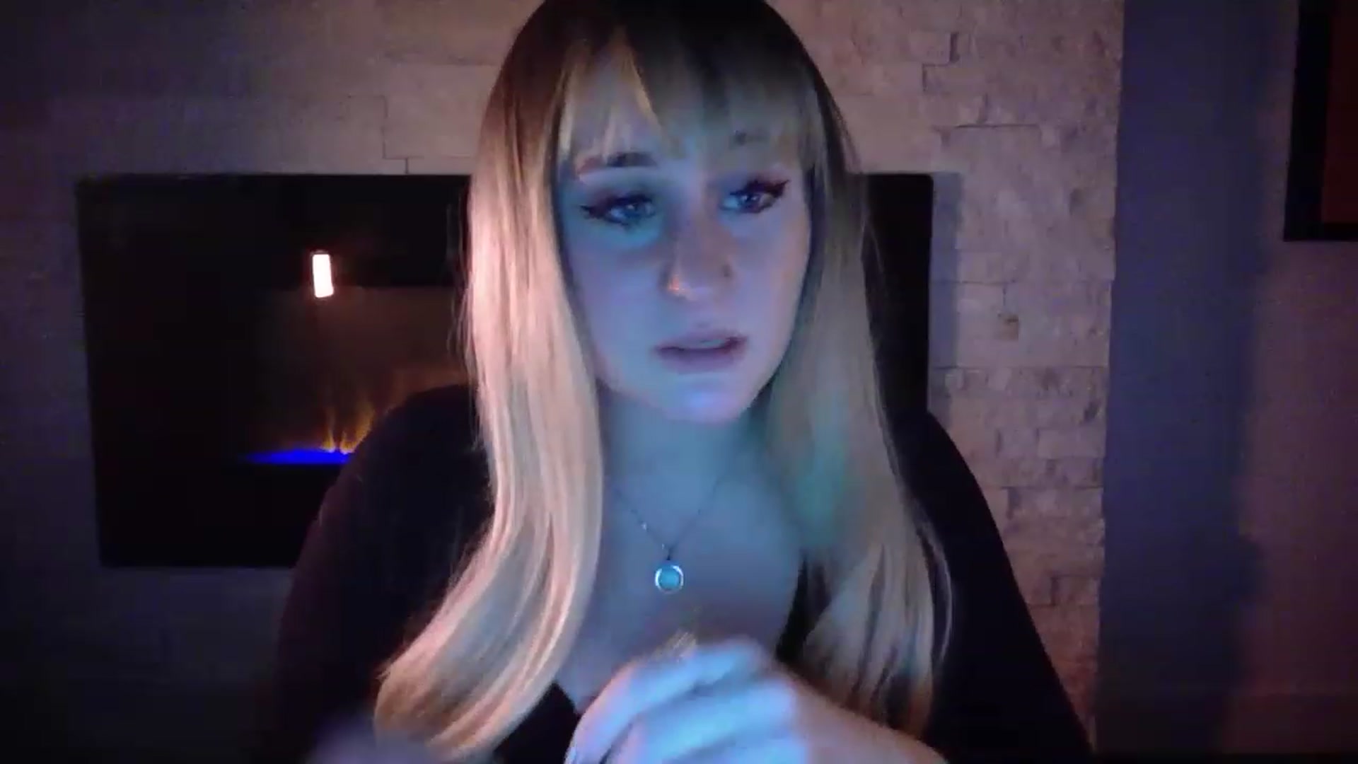 Gallery image thumbnail from pageminie's myfreecams stream on, 12/10/2022, 03:01 image 19 of 20