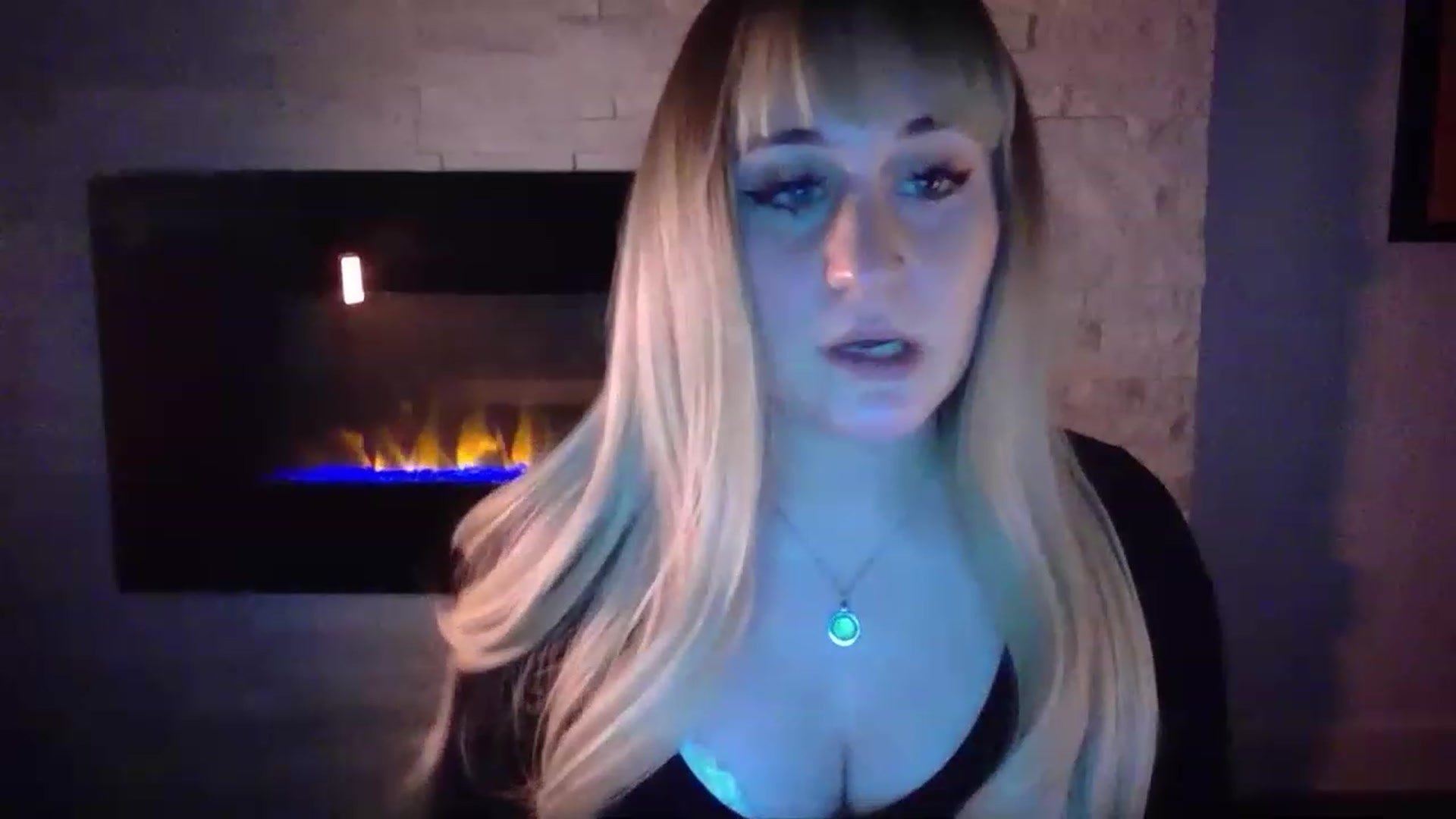 Gallery image thumbnail from pageminie's myfreecams stream on, 12/10/2022, 03:01 image 11 of 20