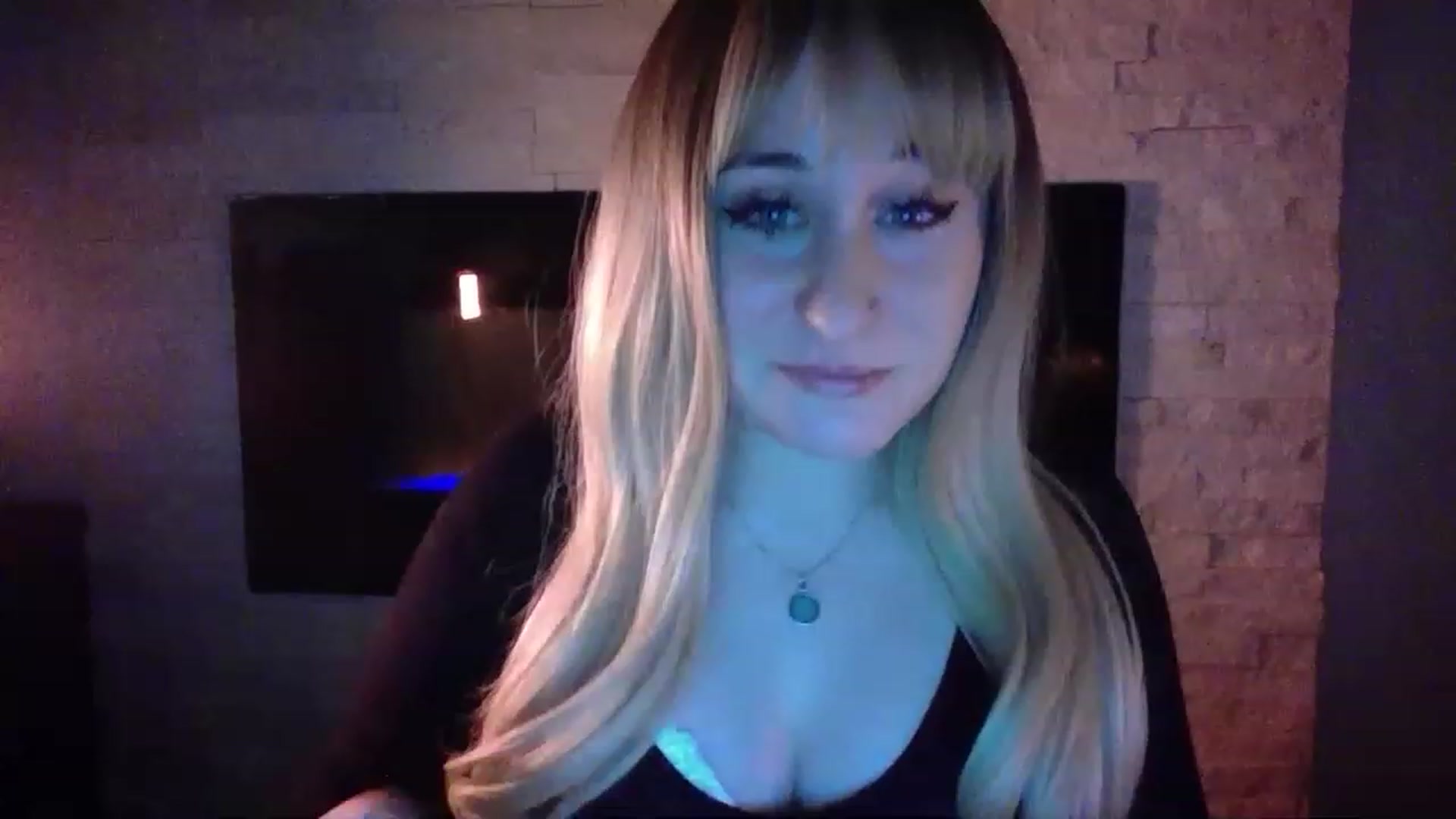 Gallery image thumbnail from pageminie's myfreecams stream on, 12/10/2022, 03:01 image 2 of 20