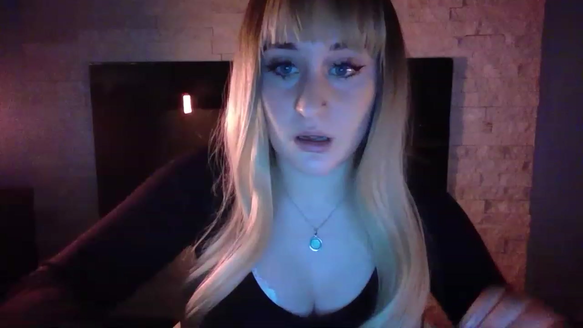 Gallery image thumbnail from pageminie's myfreecams stream on, 12/10/2022, 03:01 image 6 of 20