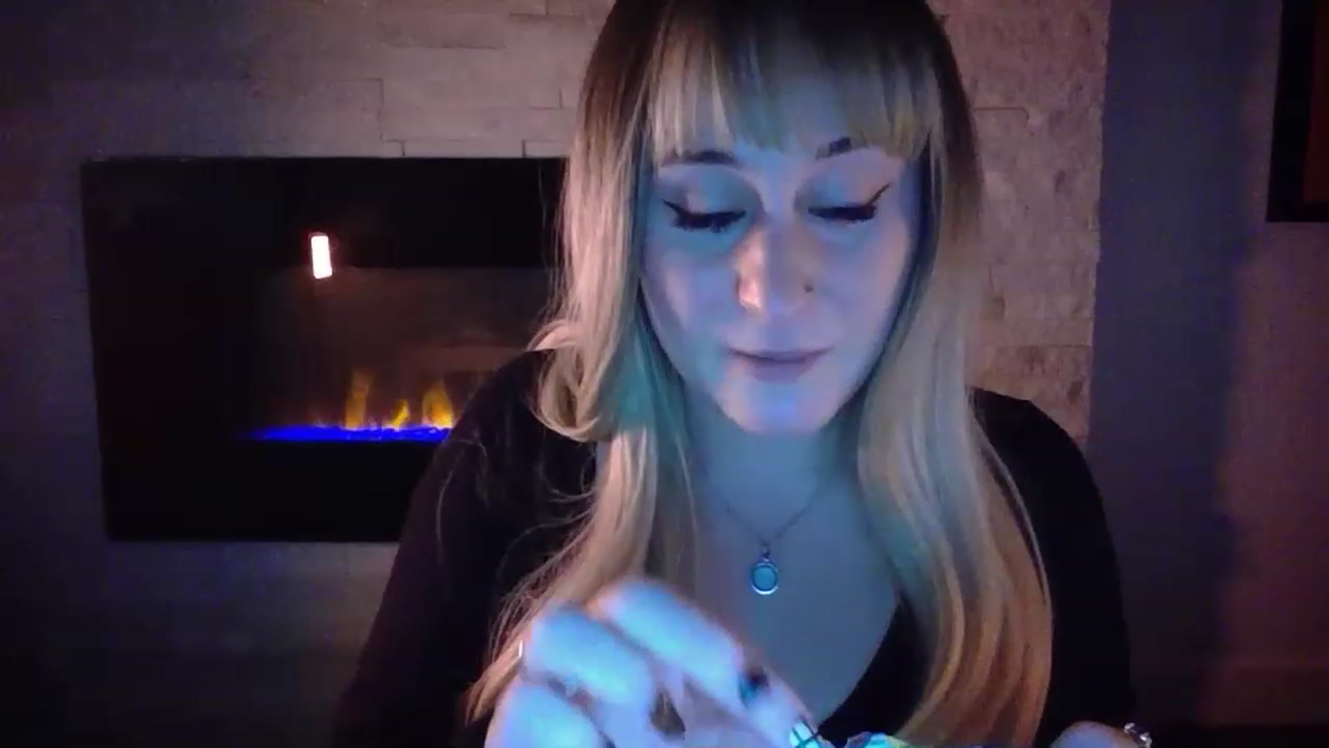 Gallery image thumbnail from pageminie's myfreecams stream on, 12/10/2022, 03:01 image 12 of 20