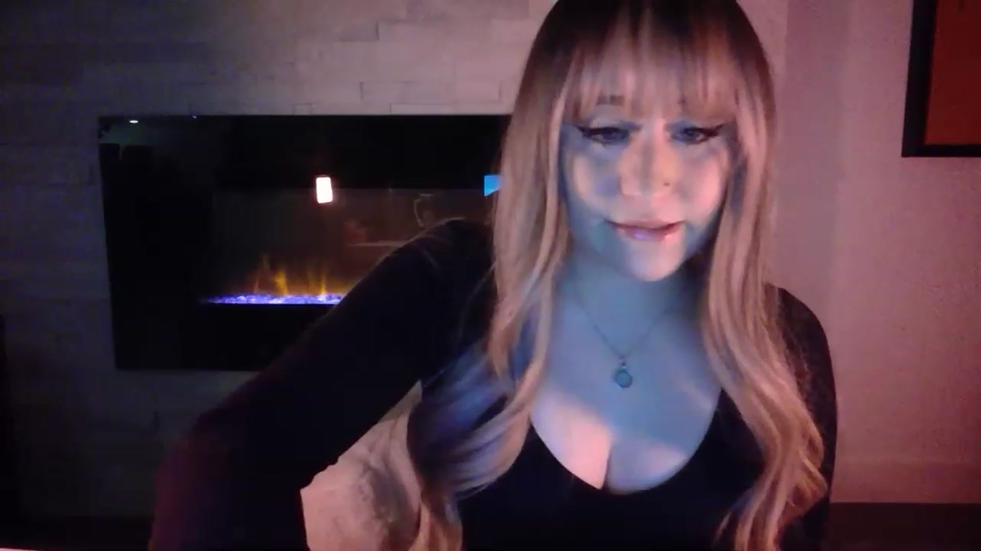 Gallery image thumbnail from pageminie's myfreecams stream on, 12/11/2022, 02:00 image 12 of 20