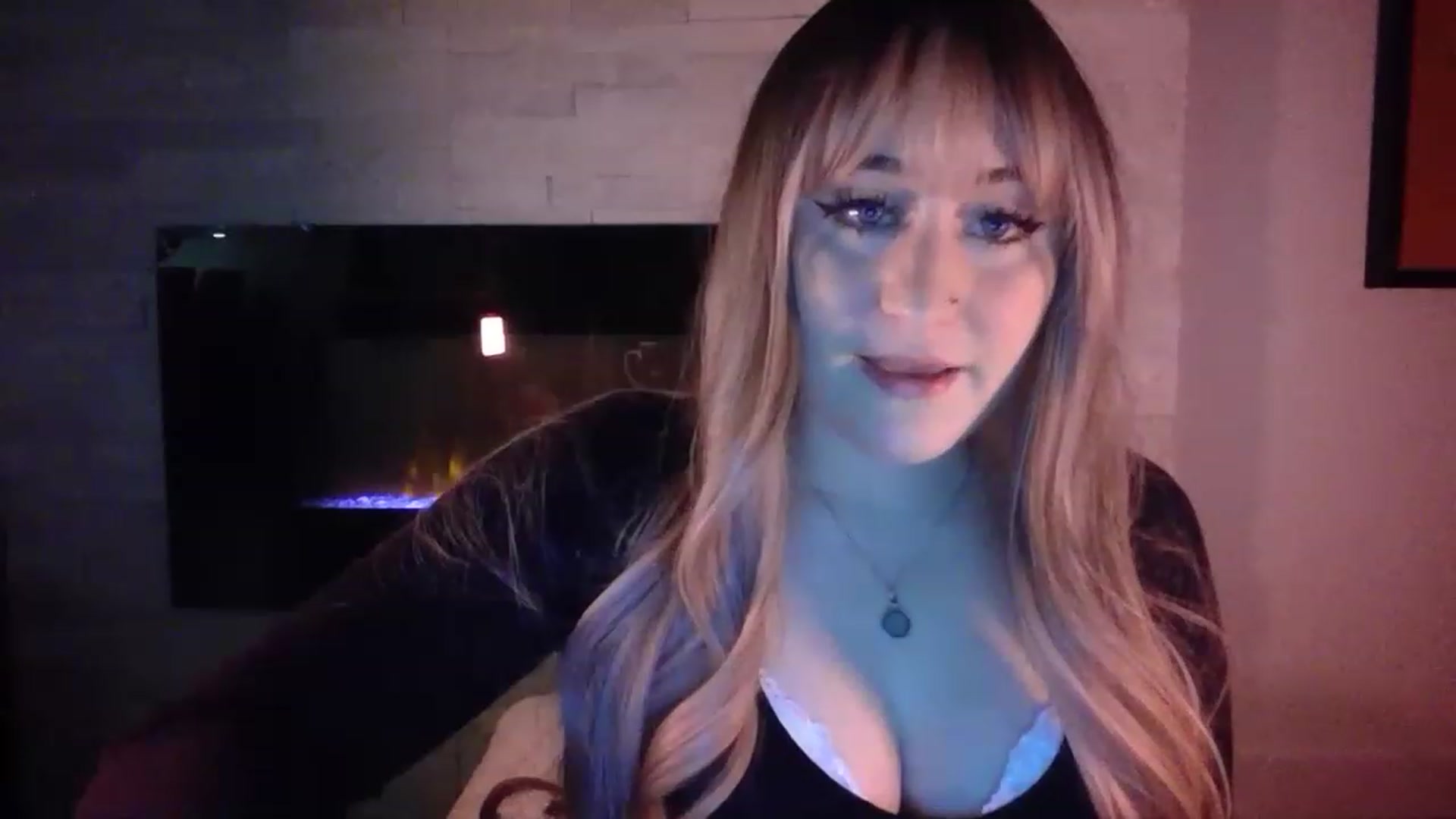 Gallery image thumbnail from pageminie's myfreecams stream on, 12/11/2022, 02:00 image 18 of 20