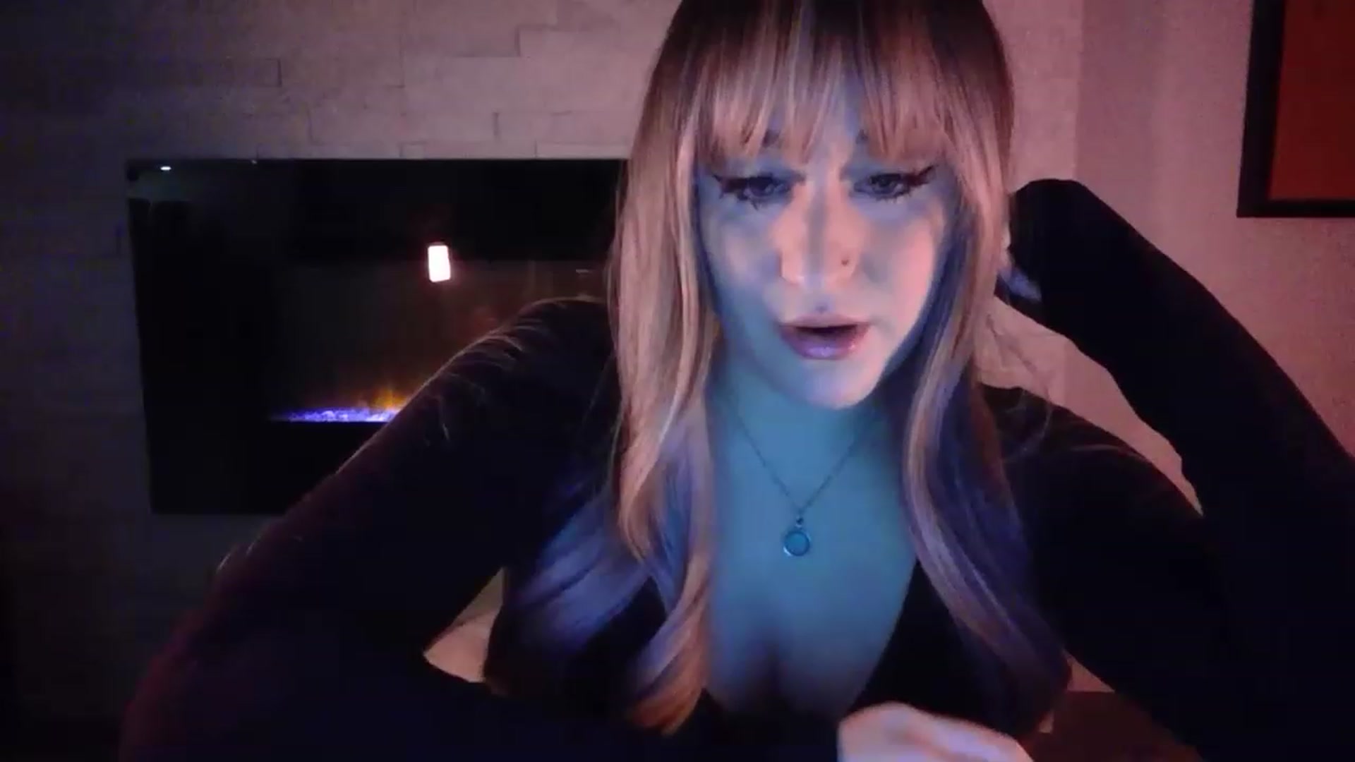 Gallery image thumbnail from pageminie's myfreecams stream on, 12/11/2022, 02:00 image 9 of 20