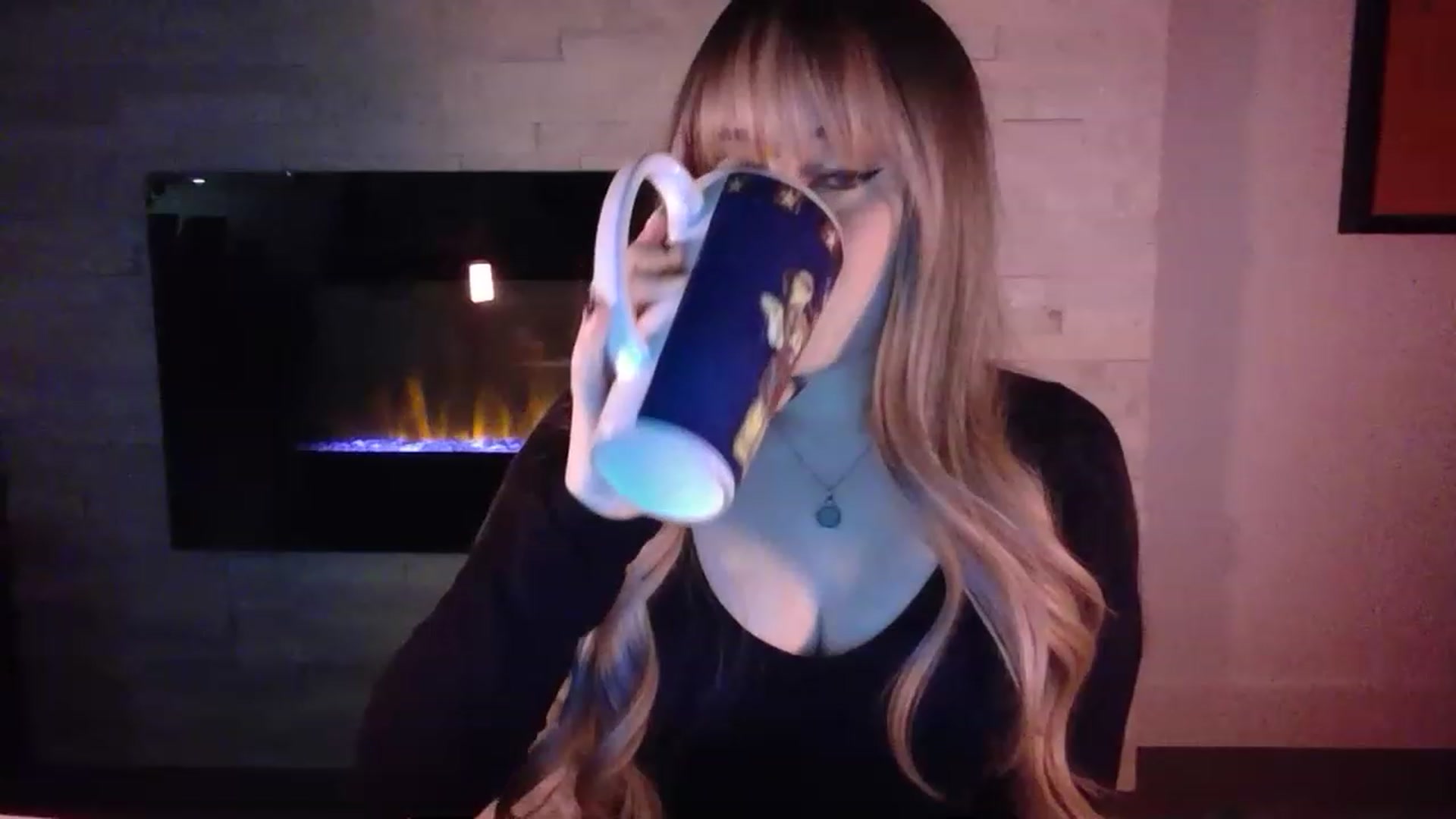 Gallery image thumbnail from pageminie's myfreecams stream on, 12/11/2022, 02:00 image 11 of 20