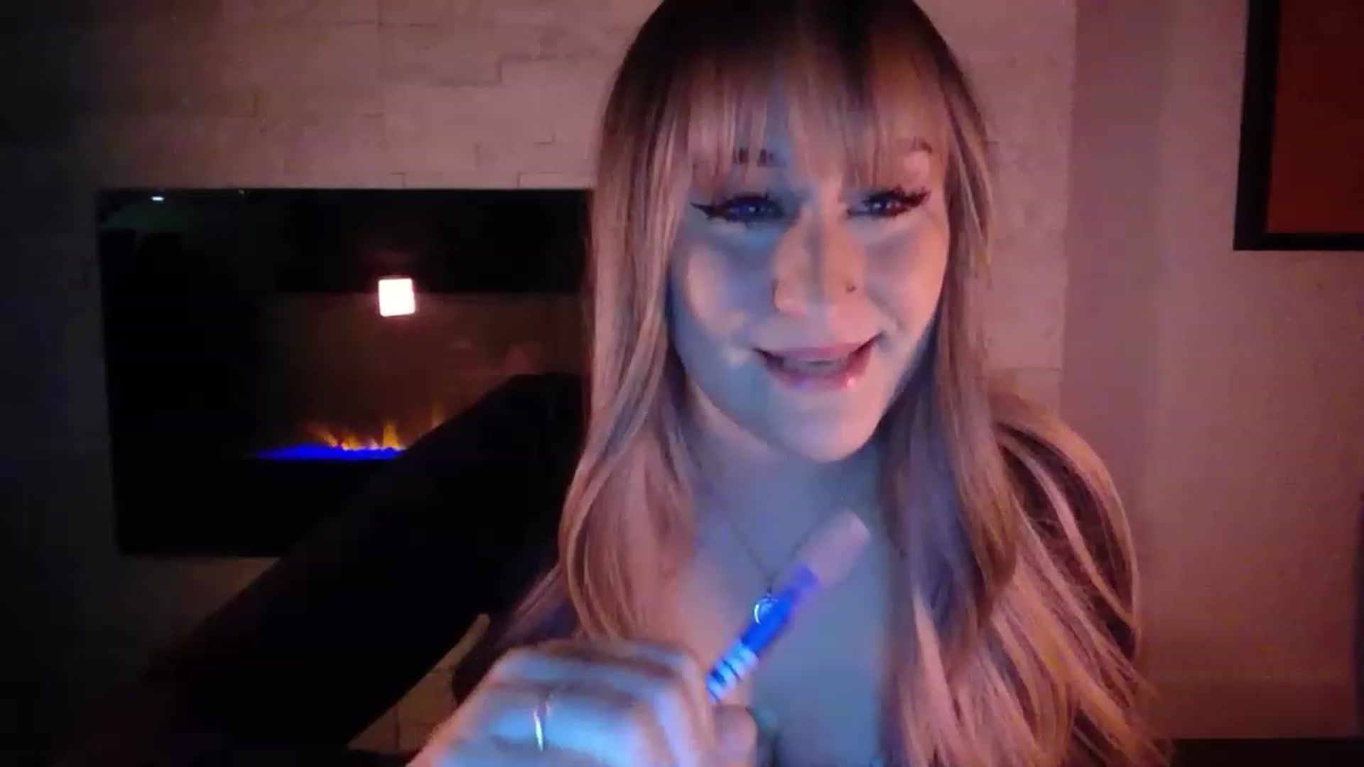 Gallery image thumbnail from pageminie's myfreecams stream on, 12/11/2022, 03:14 image 4 of 20