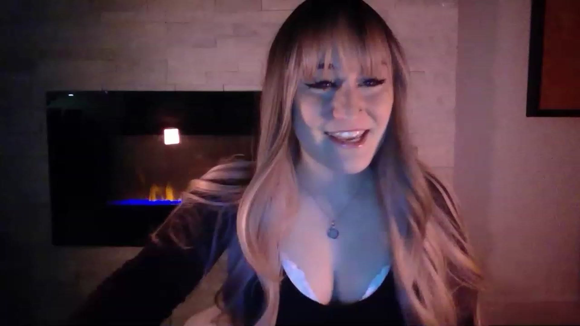 Gallery image thumbnail from pageminie's myfreecams stream on, 12/11/2022, 03:14 image 3 of 20
