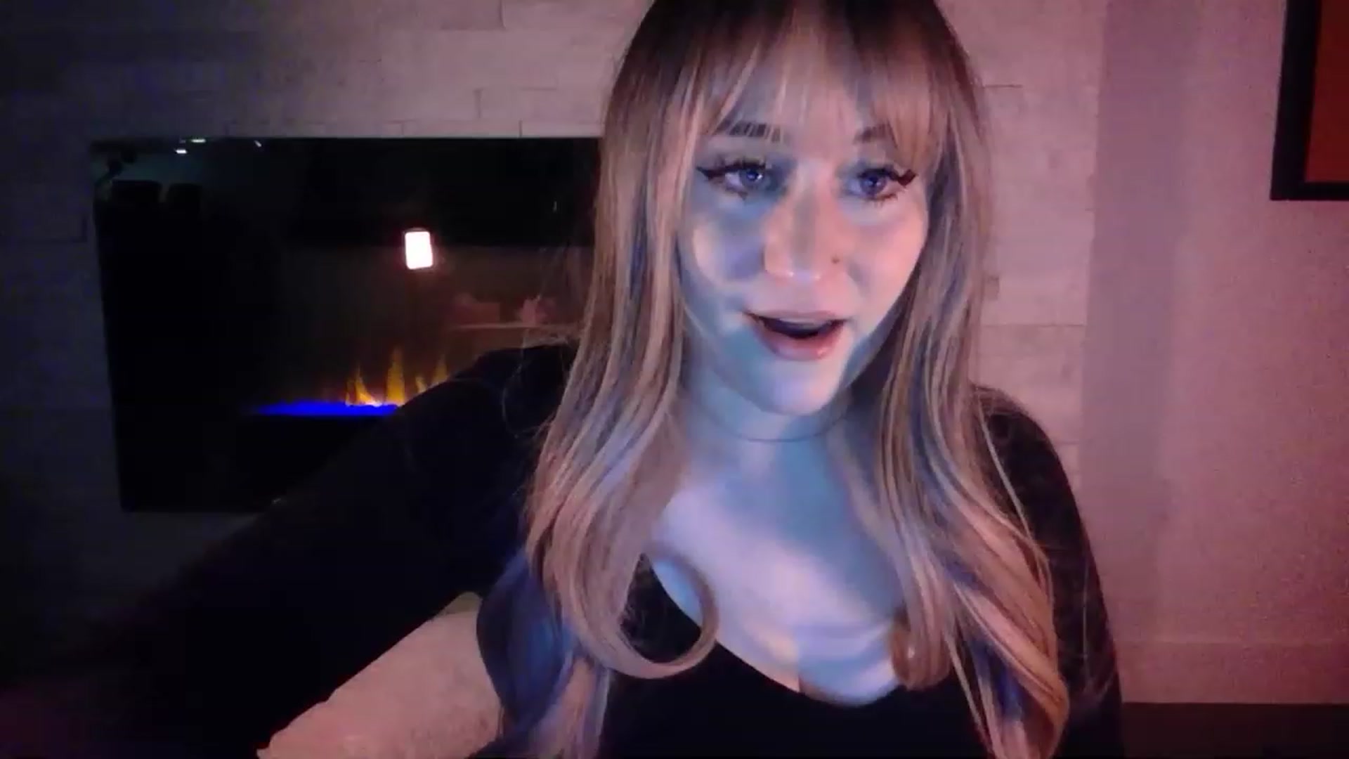Gallery image thumbnail from pageminie's myfreecams stream on, 12/11/2022, 06:30 image 2 of 20