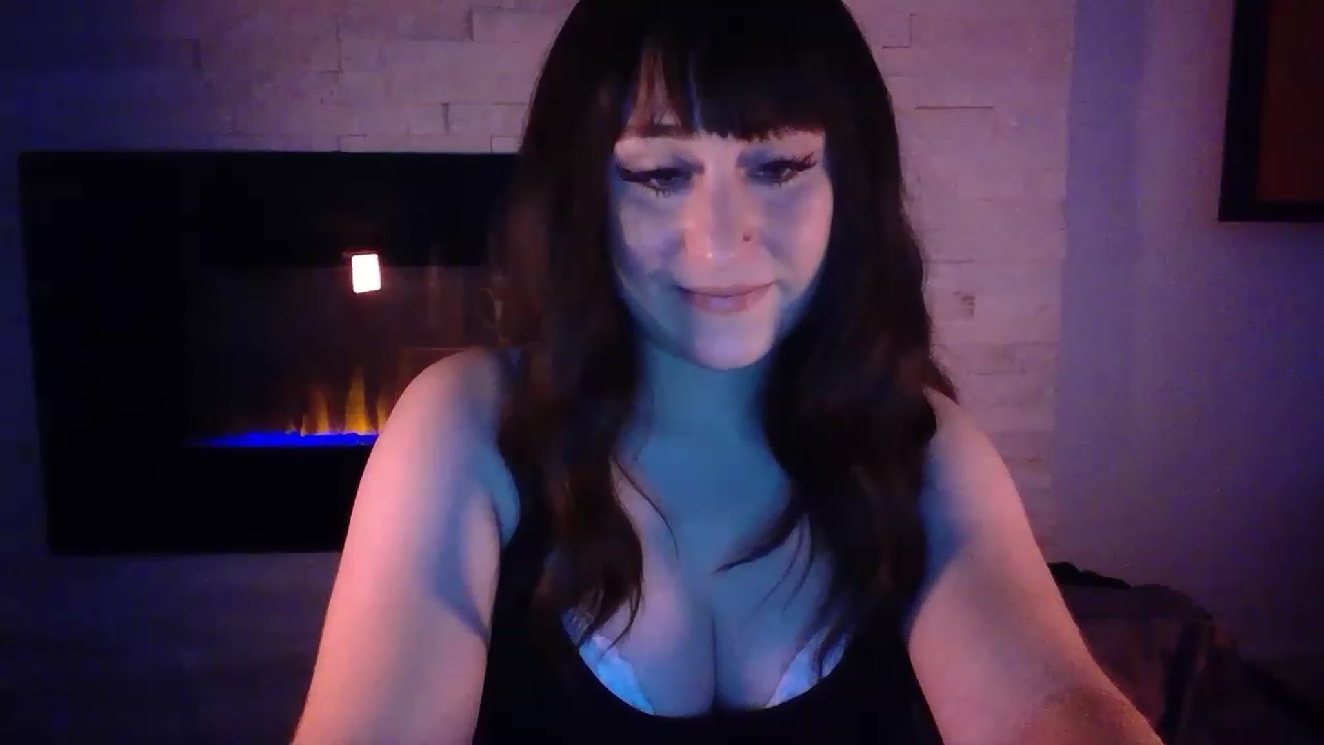 Gallery image thumbnail from pageminie's myfreecams stream on, 12/12/2022, 24:04 image 8 of 20
