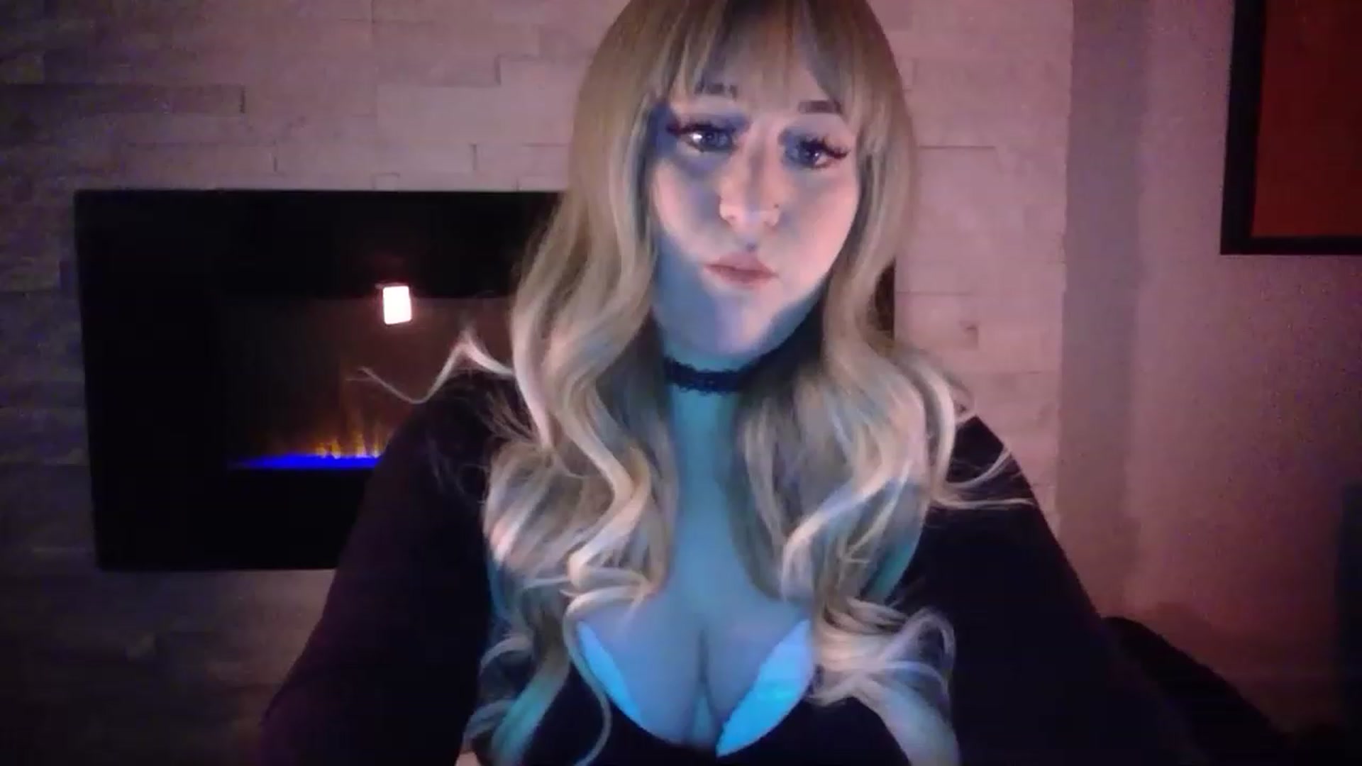 Gallery image thumbnail from pageminie's myfreecams stream on, 12/13/2022, 01:16 image 8 of 20