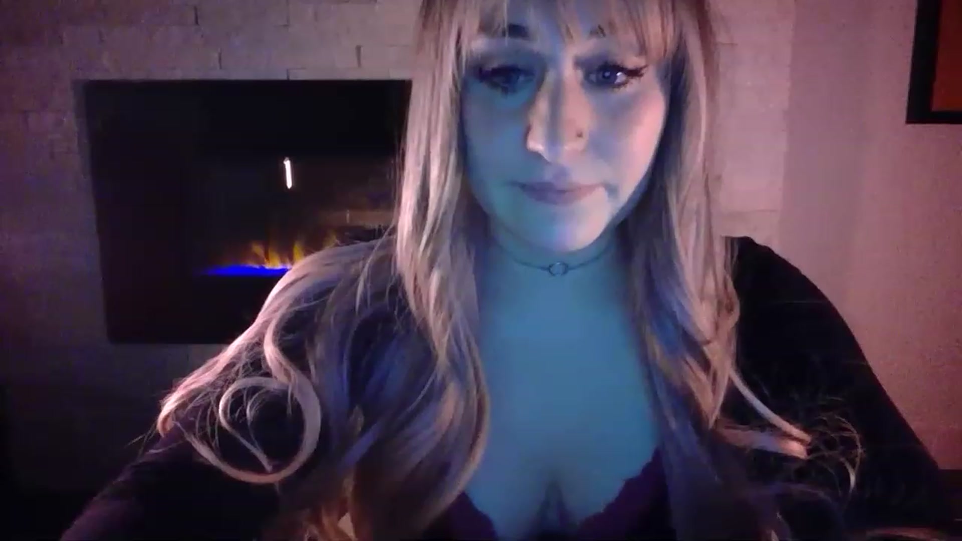 Gallery image thumbnail from pageminie's myfreecams stream on, 12/16/2022, 04:51 image 6 of 20
