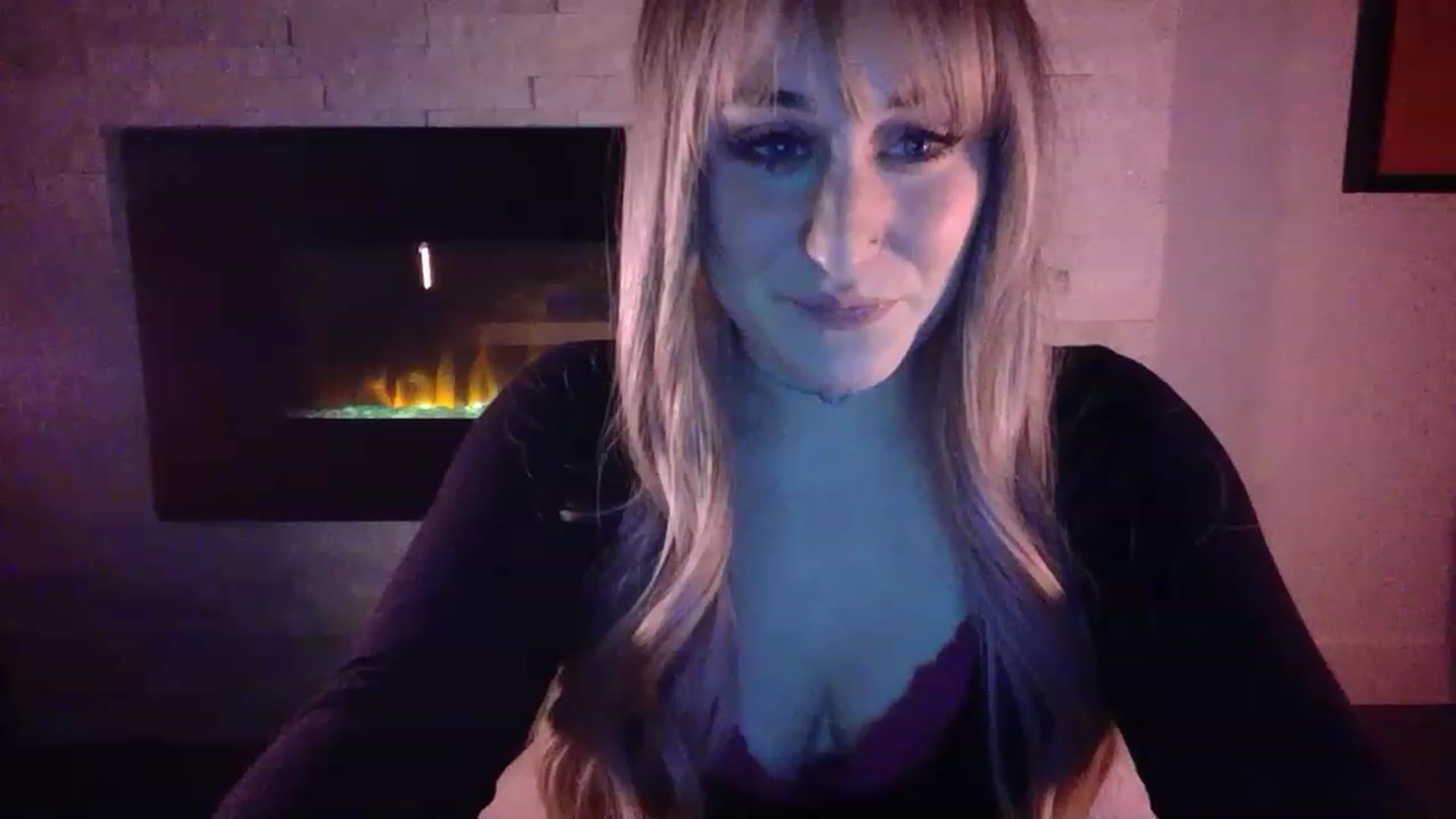 Gallery image thumbnail from pageminie's myfreecams stream on, 12/16/2022, 04:51 image 10 of 20