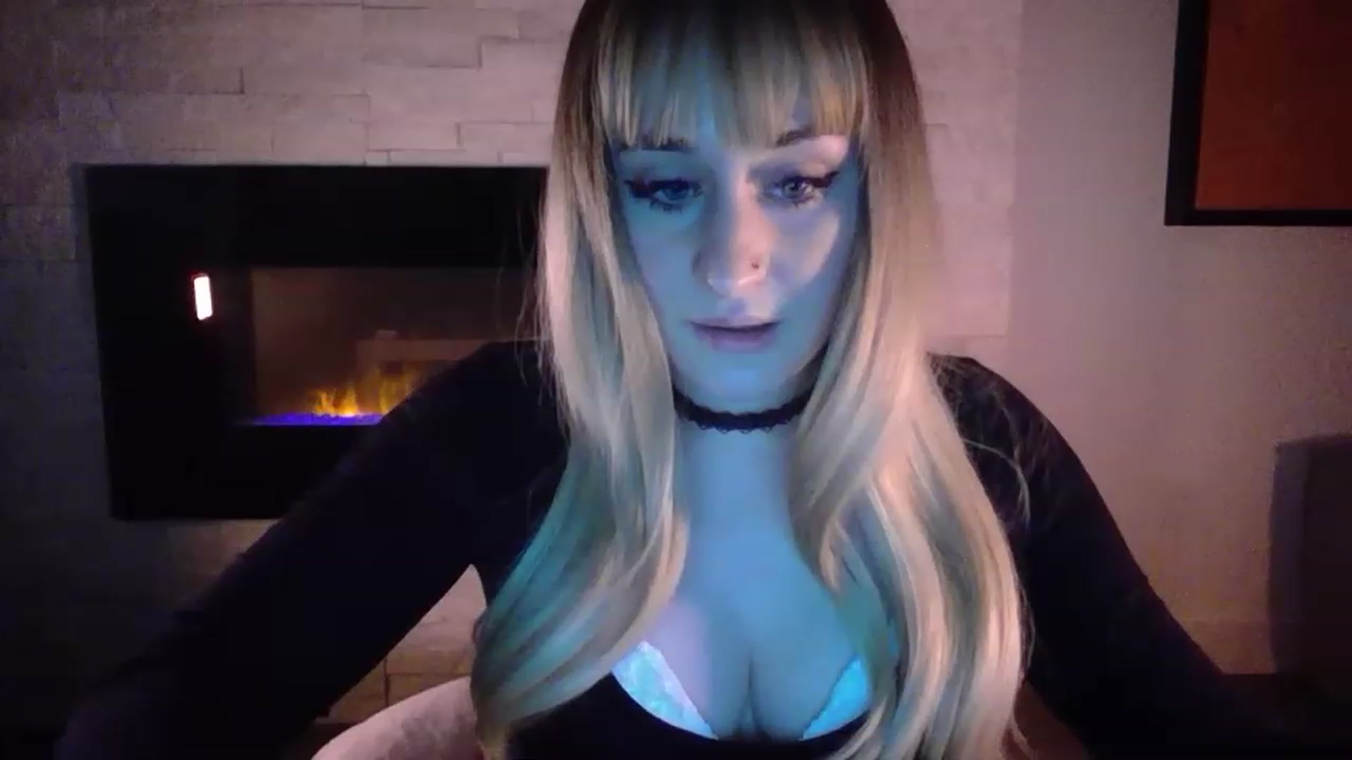 Gallery image thumbnail from pageminie's myfreecams stream on, 12/21/2022, 04:27 image 6 of 20