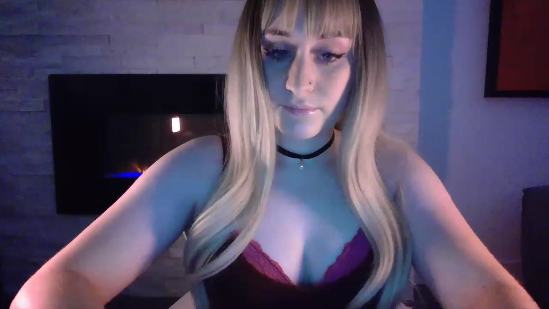 Gallery image thumbnail from pageminie's myfreecams stream on, 12/24/2022, 22:58 image 8 of 20