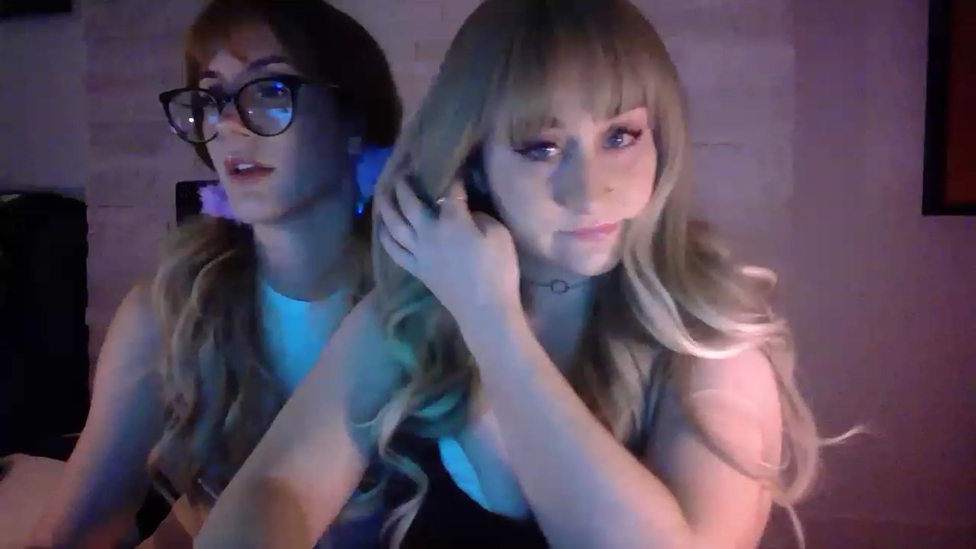 Gallery image thumbnail from pageminie's myfreecams stream on, 12/30/2022, 02:11 image 10 of 20