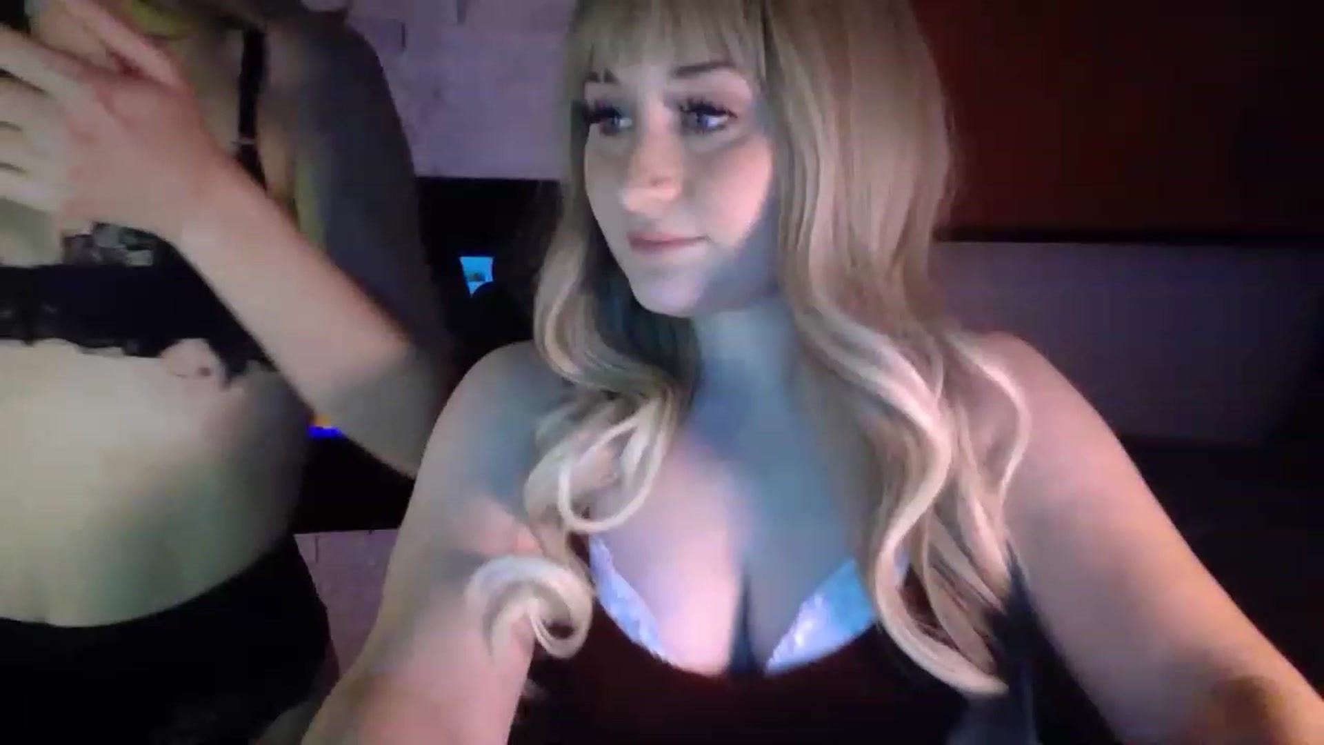 Gallery image thumbnail from pageminie's myfreecams stream on, 01/05/2023, 24:40 image 12 of 20