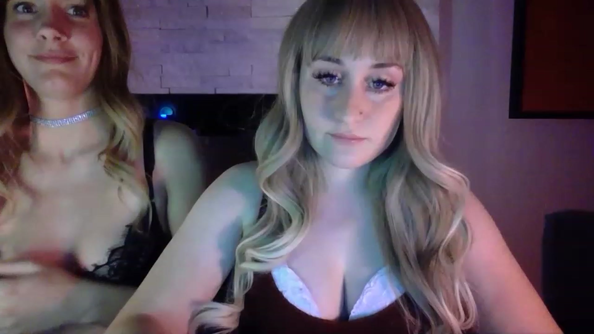 Gallery image thumbnail from pageminie's myfreecams stream on, 01/05/2023, 01:14 image 15 of 20