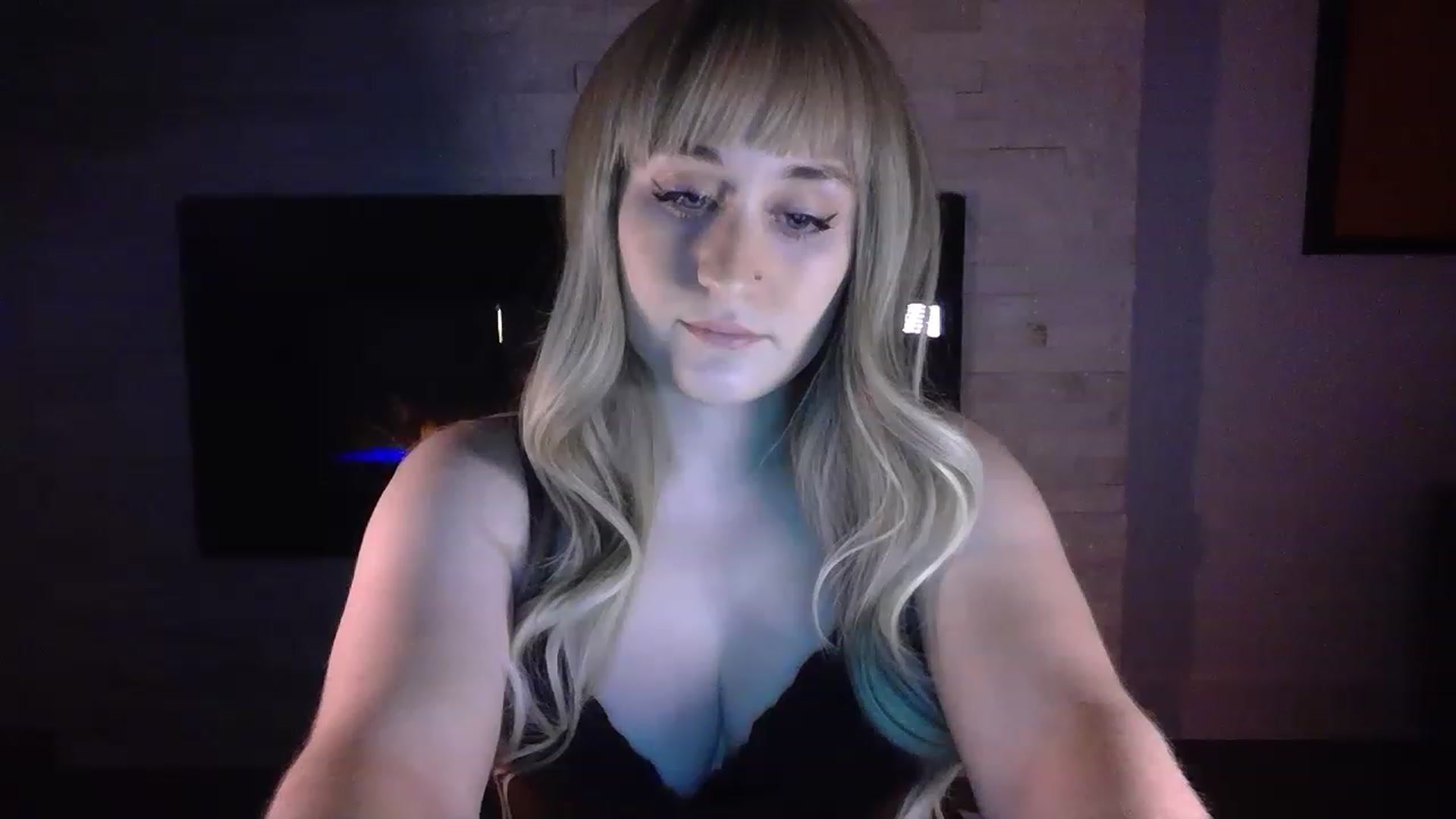 Gallery image thumbnail from pageminie's myfreecams stream on, 01/31/2023, 01:49 image 13 of 20